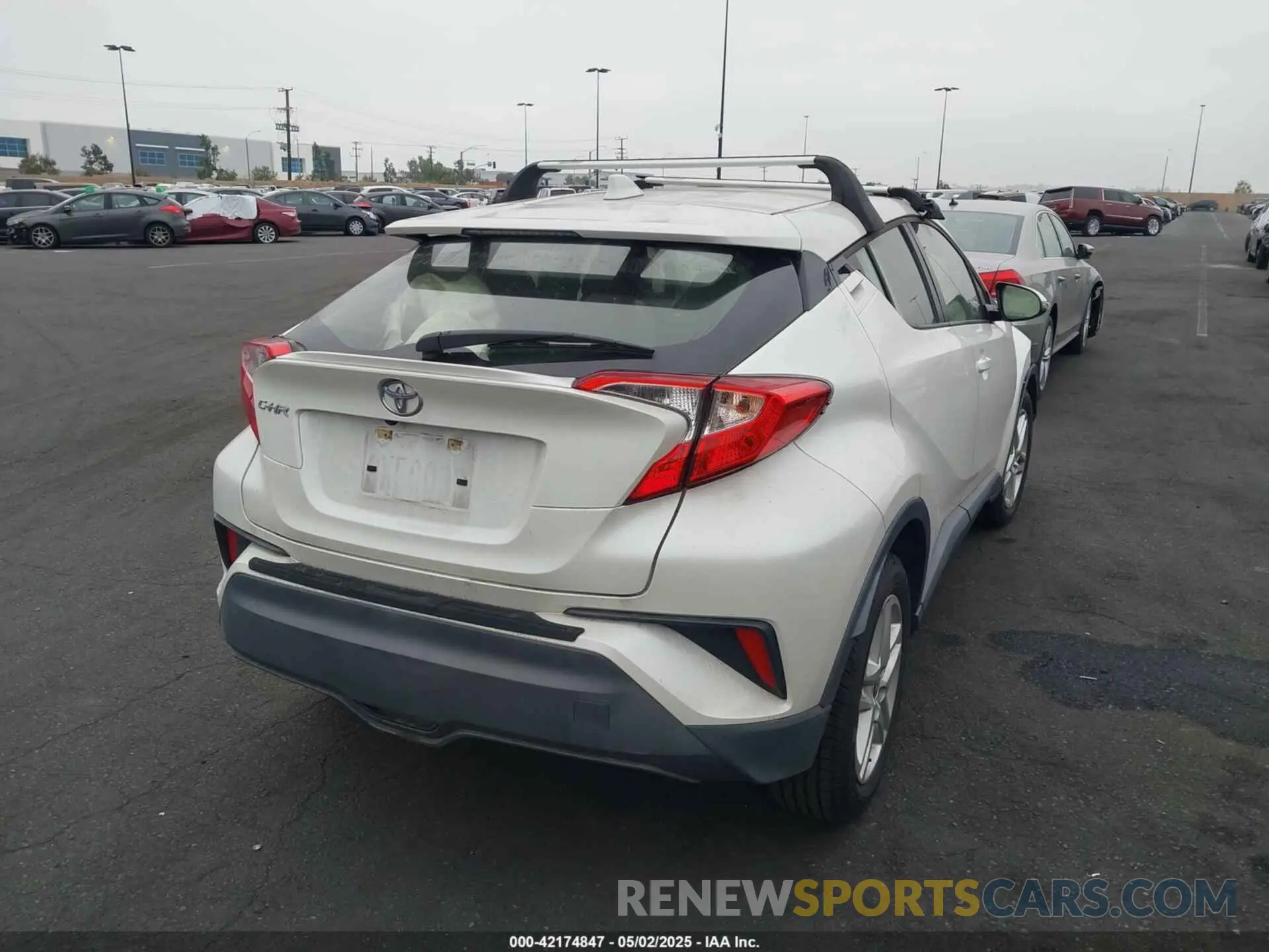 4 Photograph of a damaged car JTNKHMBX3M1125332 TOYOTA C-HR 2021