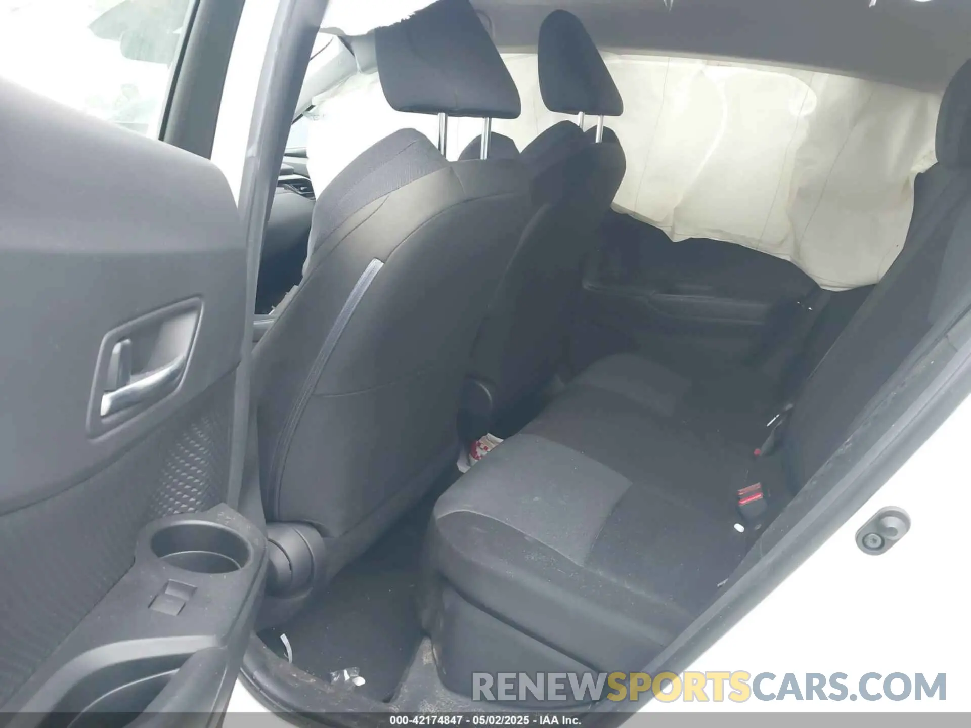 8 Photograph of a damaged car JTNKHMBX3M1125332 TOYOTA C-HR 2021