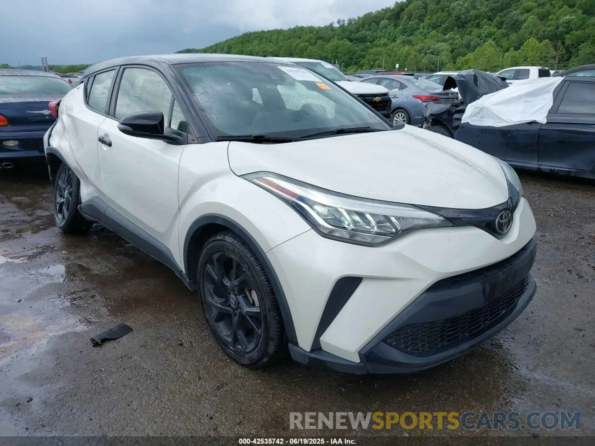 1 Photograph of a damaged car JTNKHMBX6M1105611 TOYOTA C-HR 2021