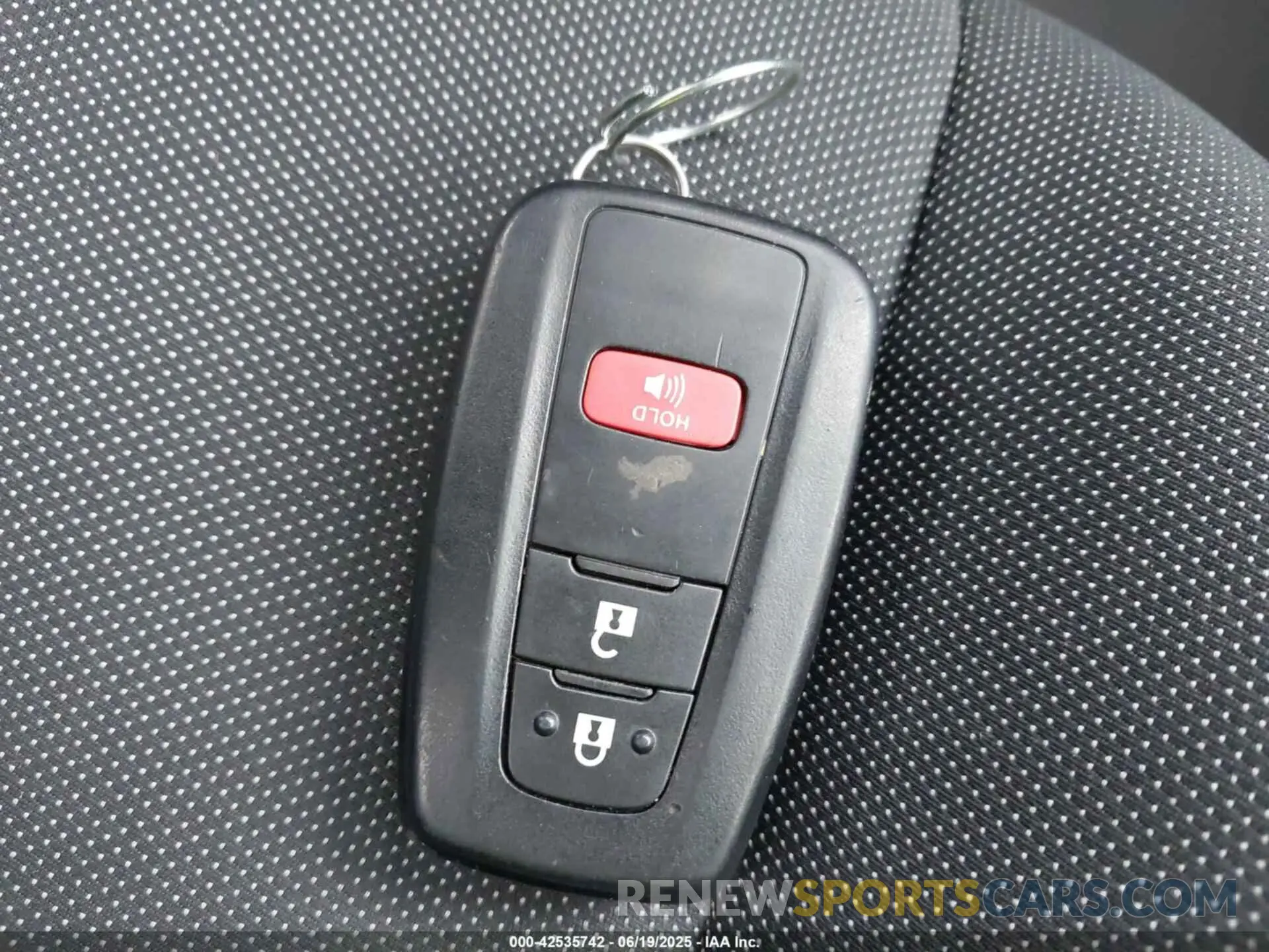 11 Photograph of a damaged car JTNKHMBX6M1105611 TOYOTA C-HR 2021