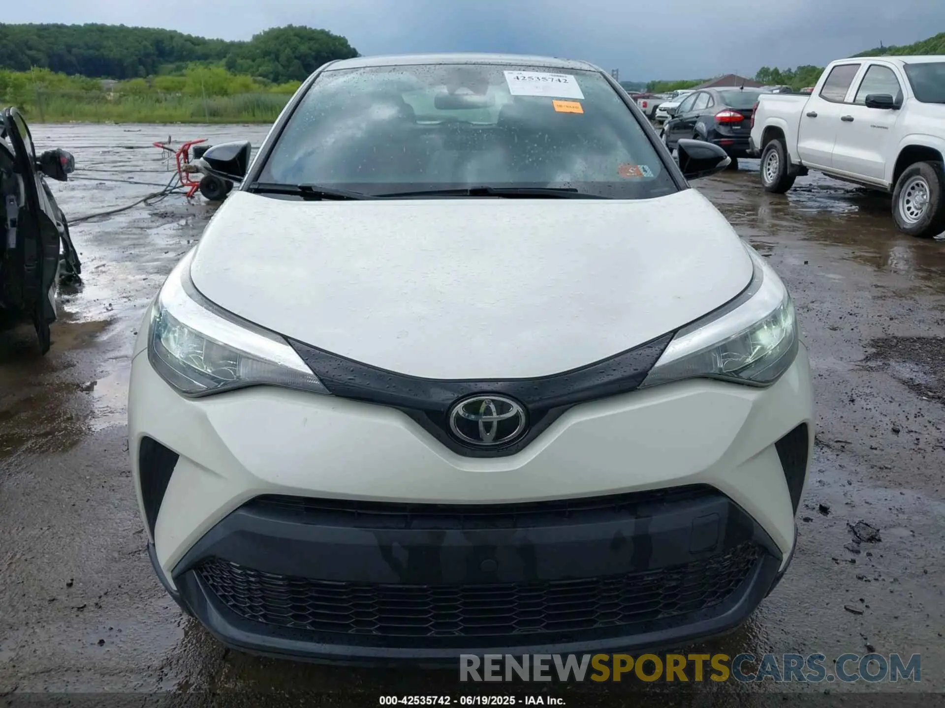 12 Photograph of a damaged car JTNKHMBX6M1105611 TOYOTA C-HR 2021