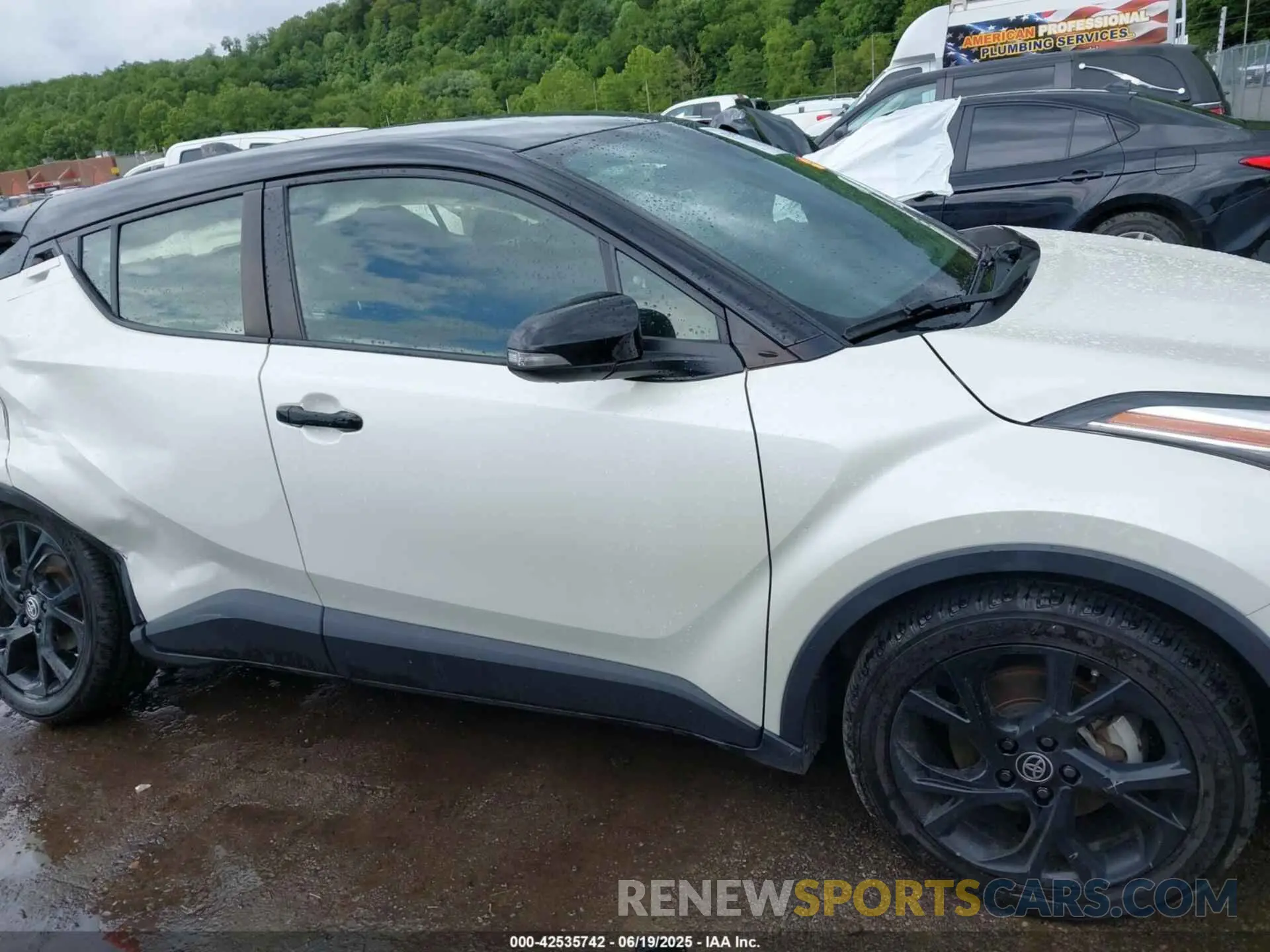 13 Photograph of a damaged car JTNKHMBX6M1105611 TOYOTA C-HR 2021