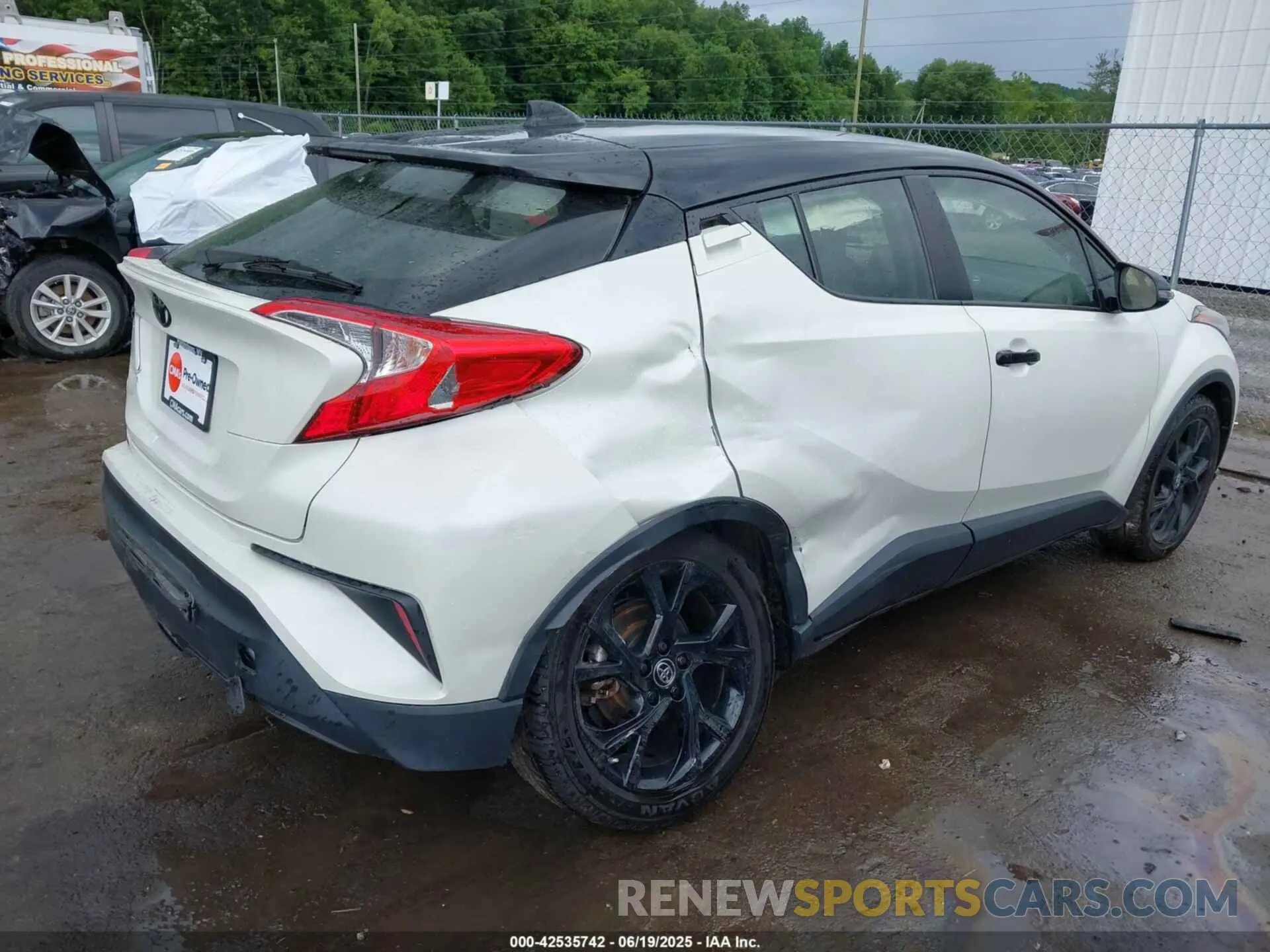 4 Photograph of a damaged car JTNKHMBX6M1105611 TOYOTA C-HR 2021