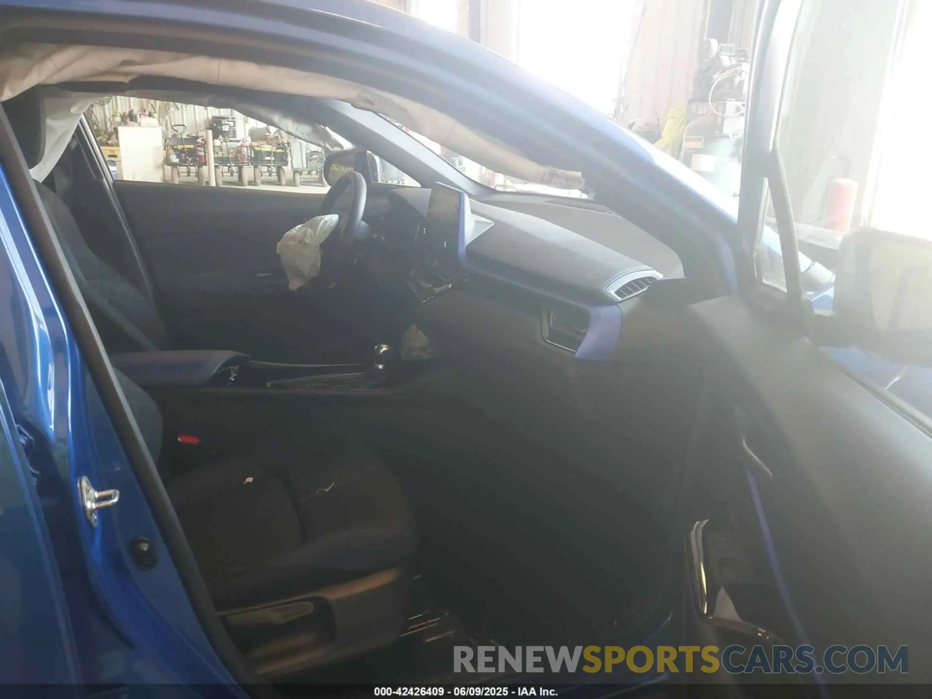 5 Photograph of a damaged car JTNKHMBX7M1113586 TOYOTA C-HR 2021