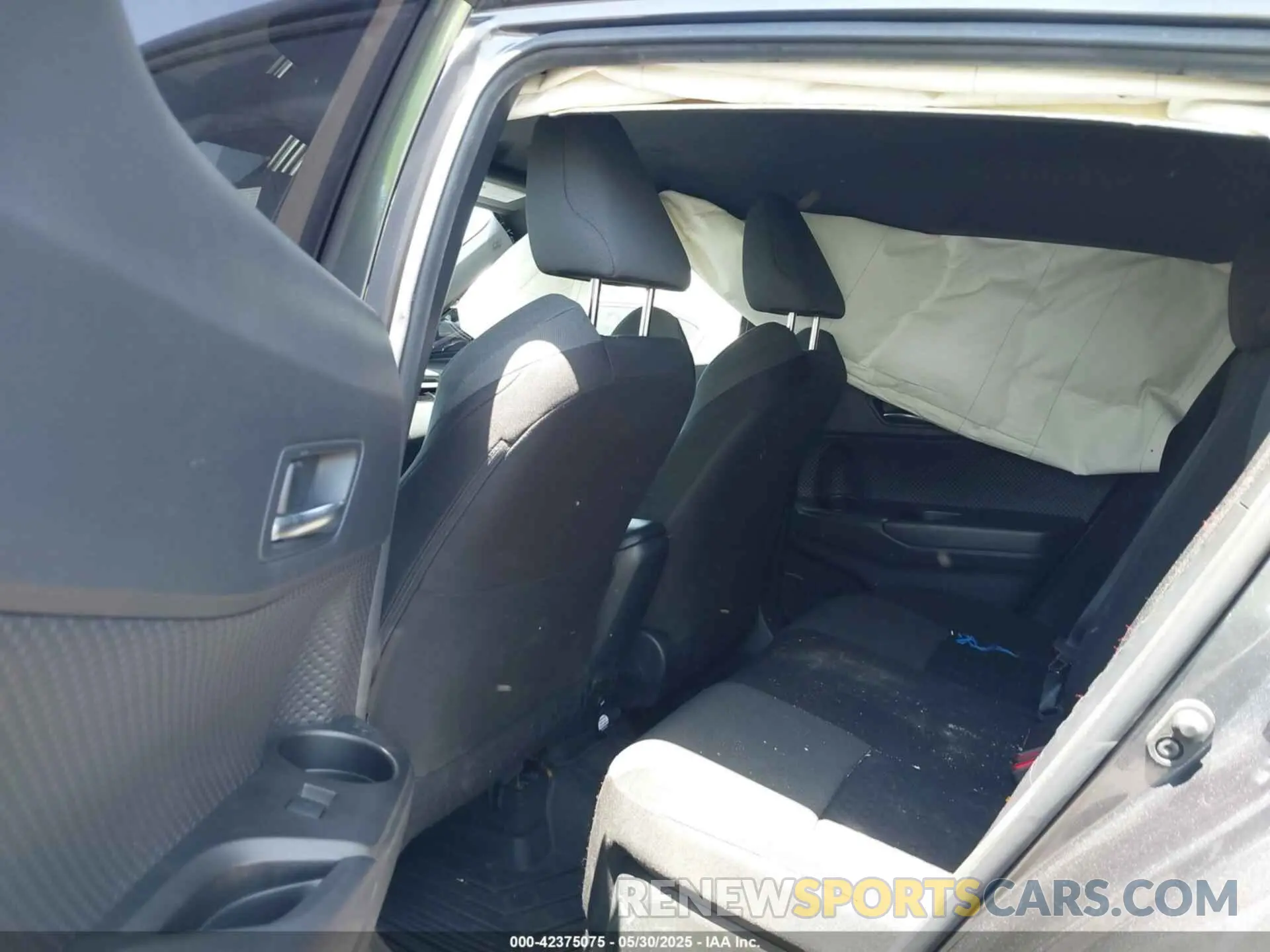 8 Photograph of a damaged car JTNKHMBX8M1105819 TOYOTA C-HR 2021