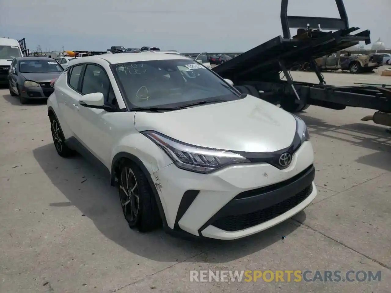 1 Photograph of a damaged car JTNKHMBX8M1118182 TOYOTA C-HR 2021