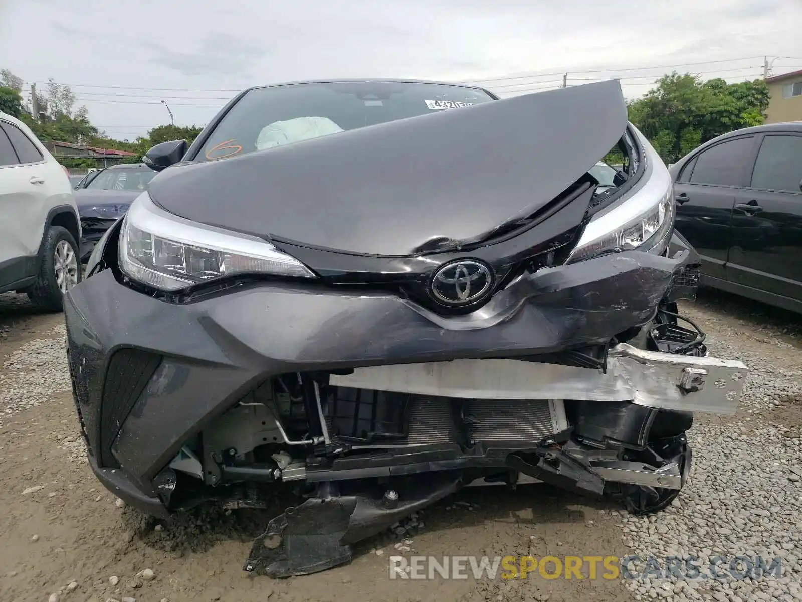 9 Photograph of a damaged car JTNKHMBX9M1099321 TOYOTA C-HR 2021