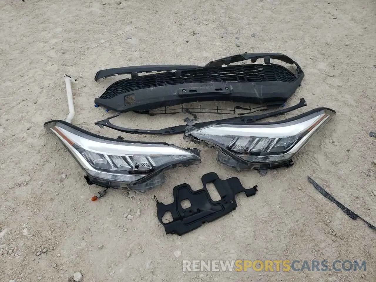 13 Photograph of a damaged car JTNKHMBX9M1114674 TOYOTA C-HR 2021