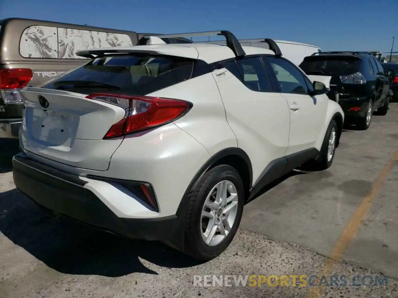 4 Photograph of a damaged car JTNKHMBX9M1119079 TOYOTA C-HR 2021