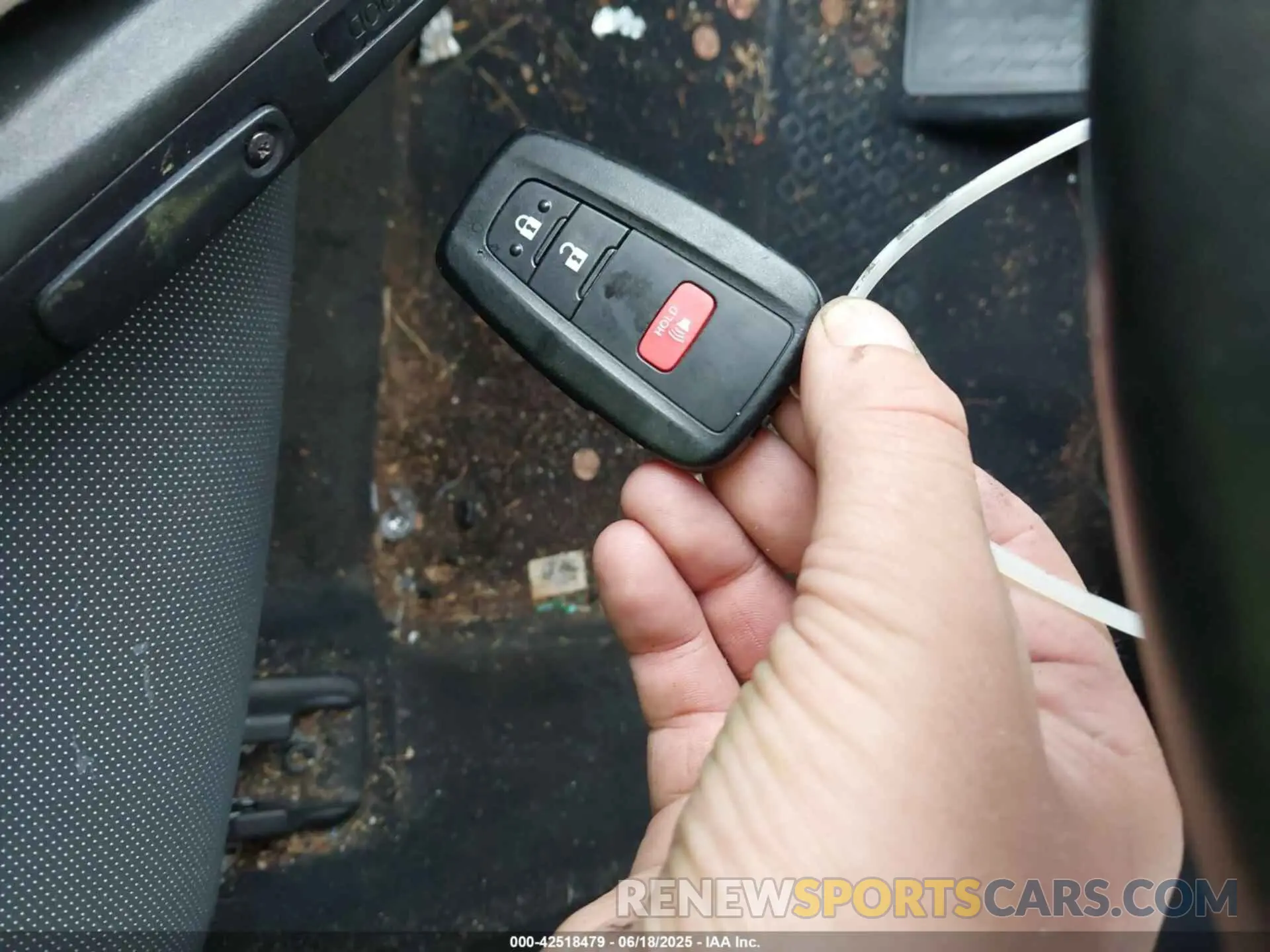 11 Photograph of a damaged car JTNKHMBXXM1111296 TOYOTA C-HR 2021