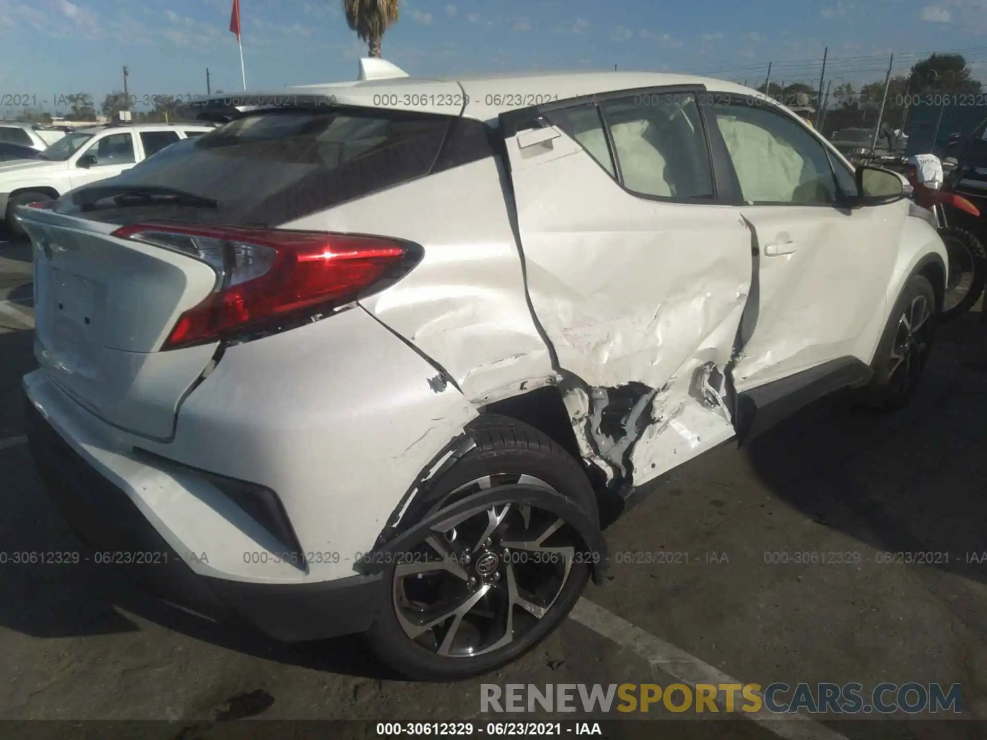 4 Photograph of a damaged car JTNKHMBXXM1114862 TOYOTA C-HR 2021