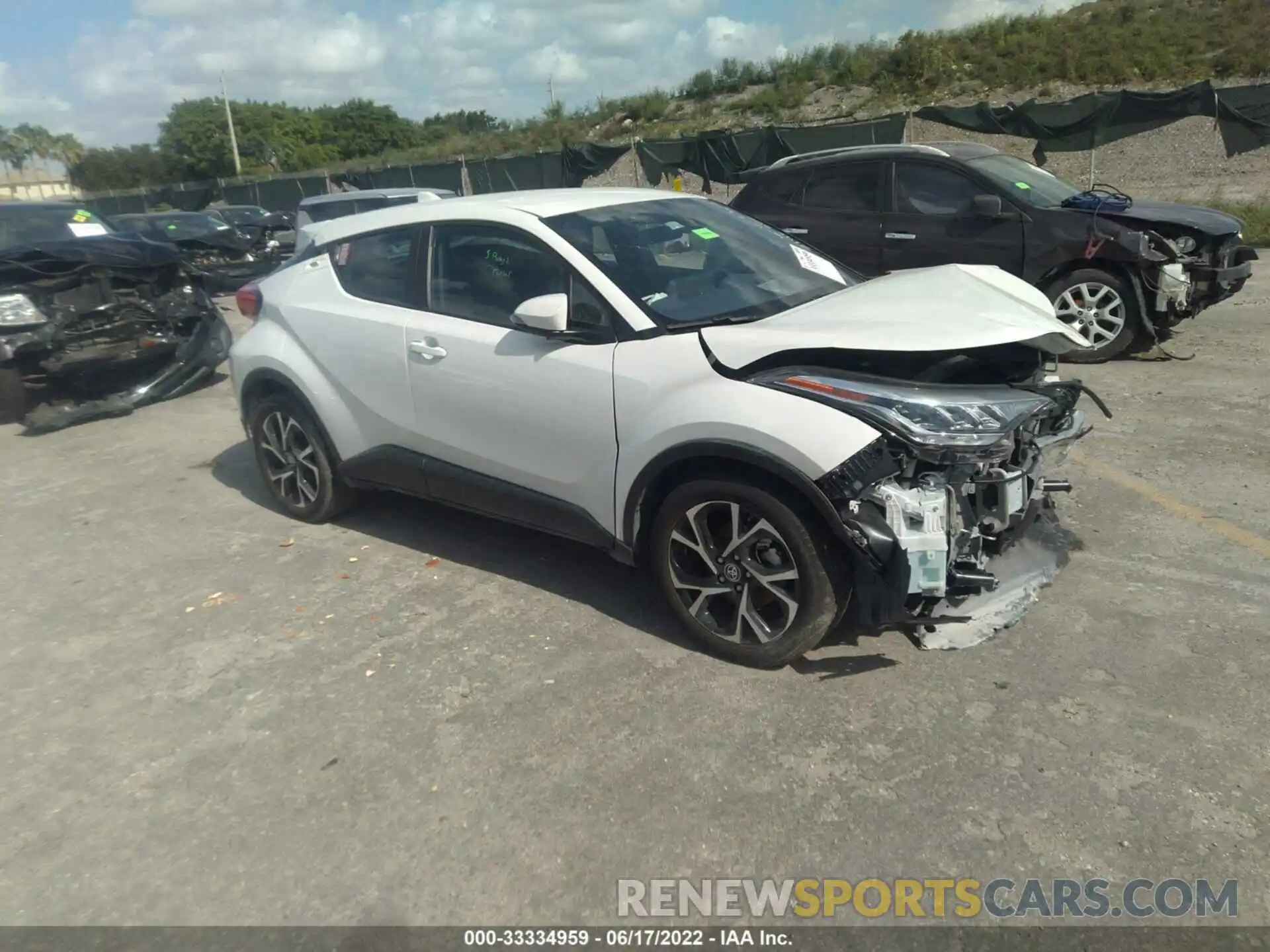 1 Photograph of a damaged car NMTKHMBX0MR132146 TOYOTA C-HR 2021