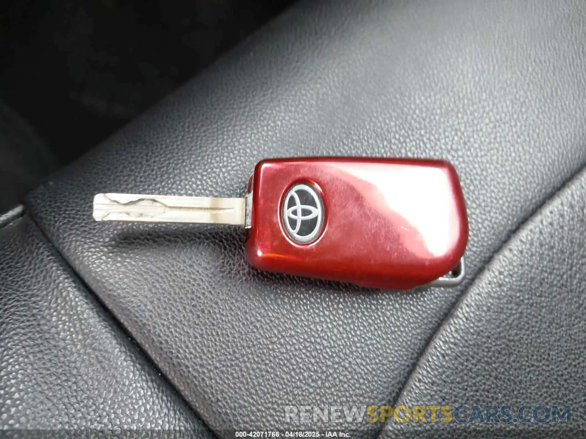 11 Photograph of a damaged car NMTKHMBX0MR135693 TOYOTA C-HR 2021