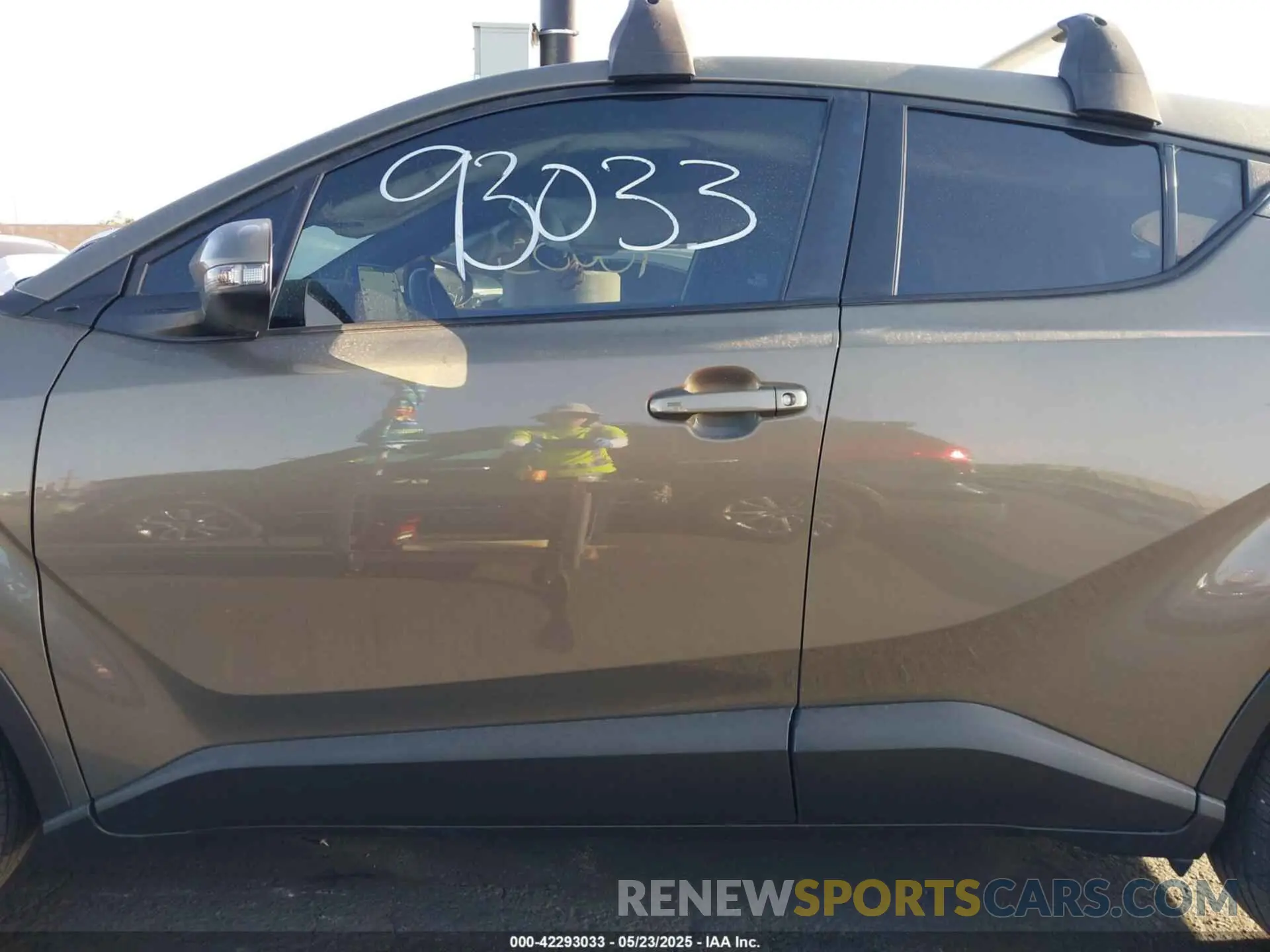 14 Photograph of a damaged car NMTKHMBX1MR133810 TOYOTA C-HR 2021