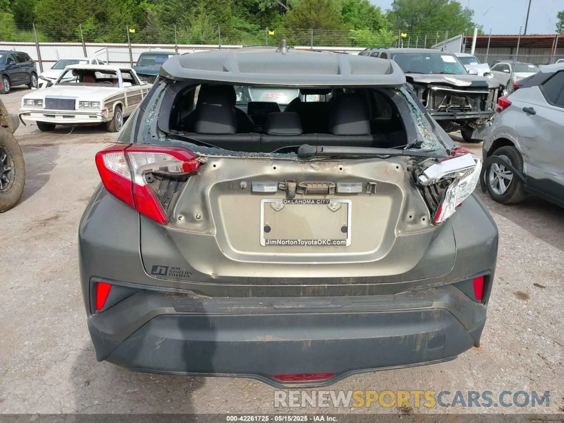 16 Photograph of a damaged car NMTKHMBX2MR132598 TOYOTA C-HR 2021