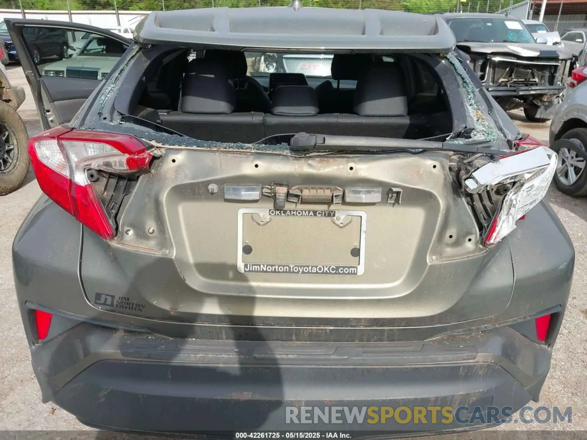 6 Photograph of a damaged car NMTKHMBX2MR132598 TOYOTA C-HR 2021