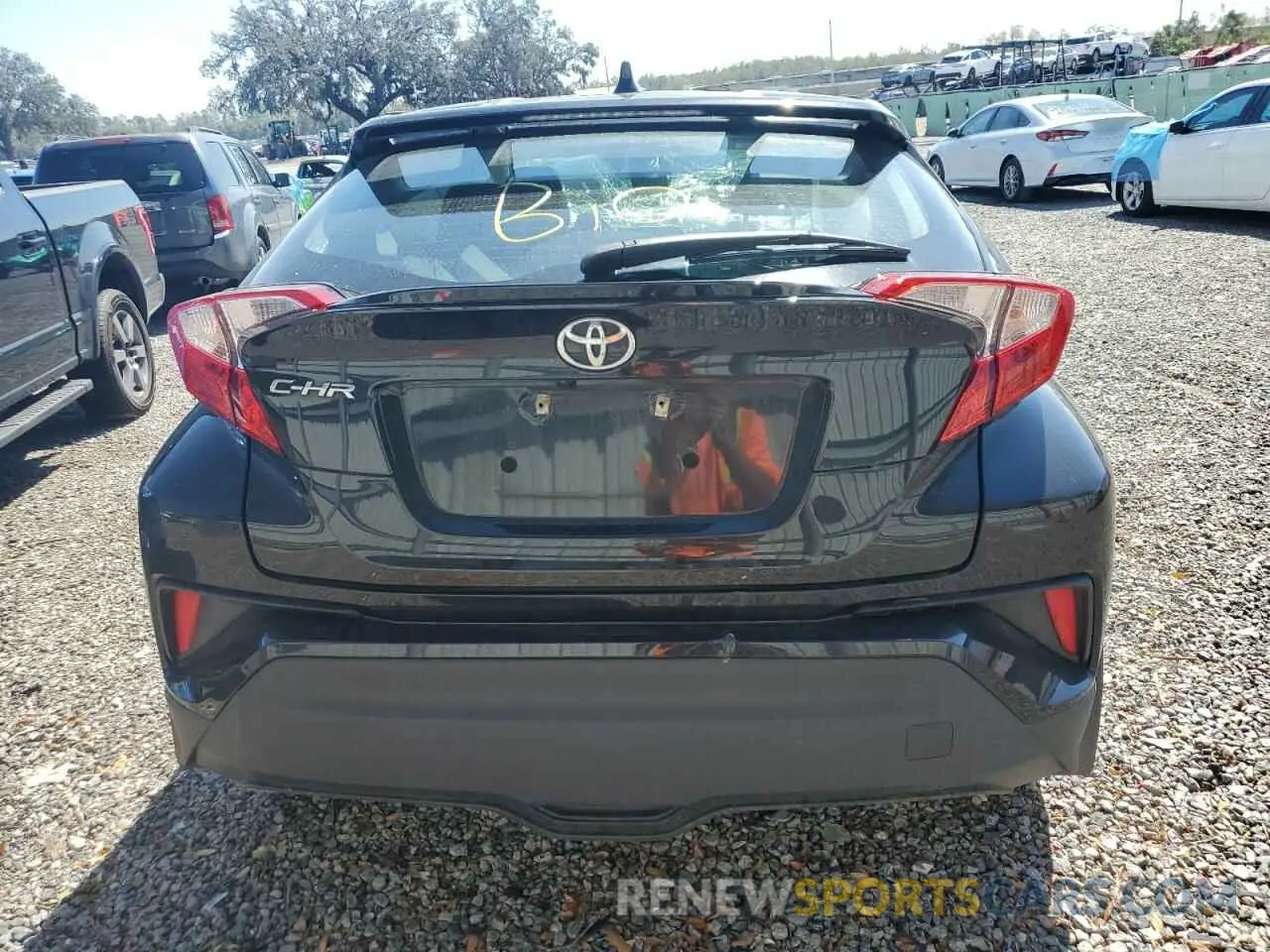6 Photograph of a damaged car NMTKHMBX2MR136375 TOYOTA C-HR 2021