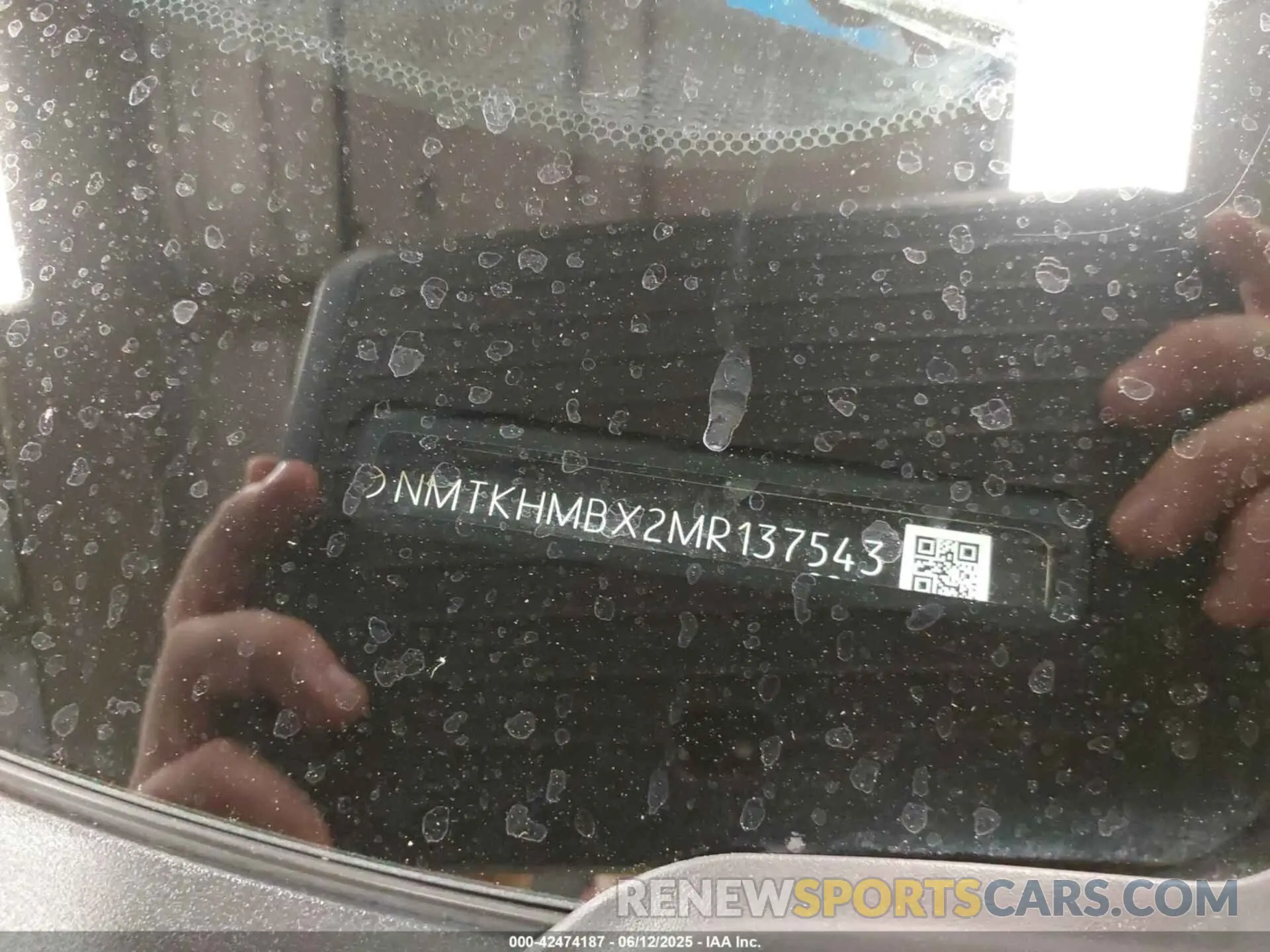 17 Photograph of a damaged car NMTKHMBX2MR137543 TOYOTA C-HR 2021