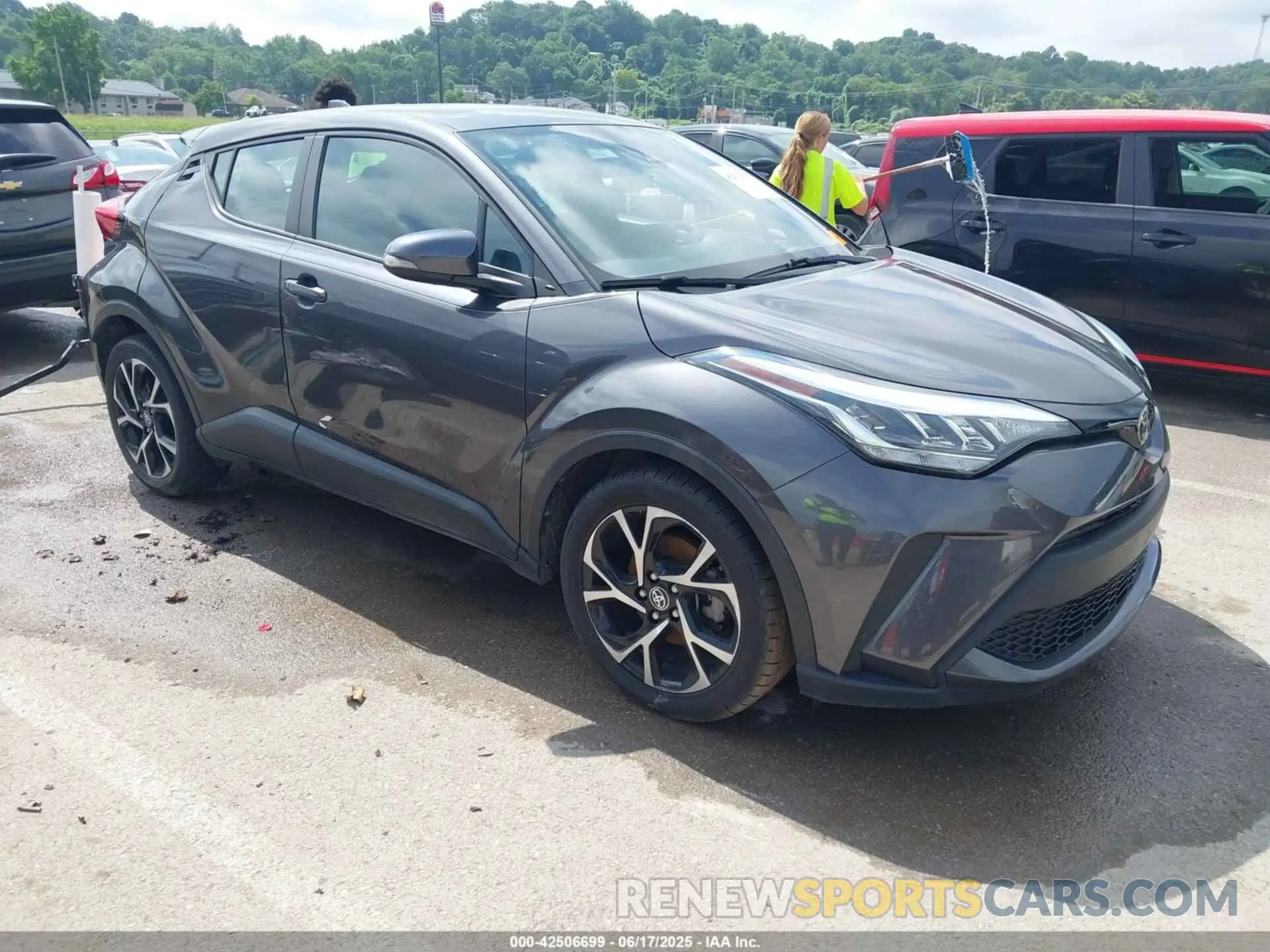 1 Photograph of a damaged car NMTKHMBX2MR139597 TOYOTA C-HR 2021