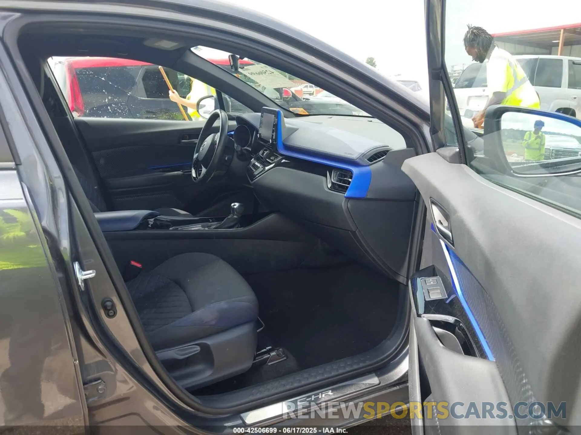 5 Photograph of a damaged car NMTKHMBX2MR139597 TOYOTA C-HR 2021