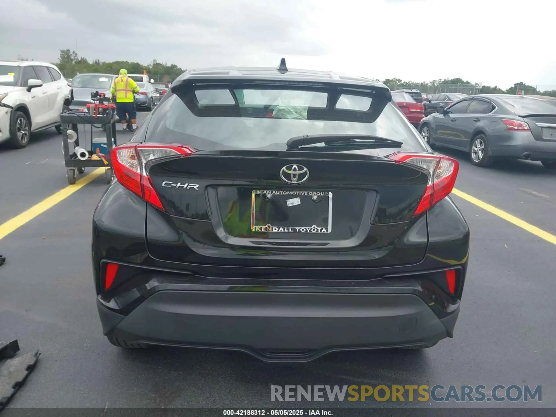 16 Photograph of a damaged car NMTKHMBX3MR127202 TOYOTA C-HR 2021