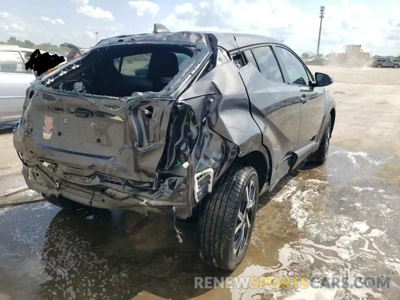 4 Photograph of a damaged car NMTKHMBX3MR133677 TOYOTA C-HR 2021