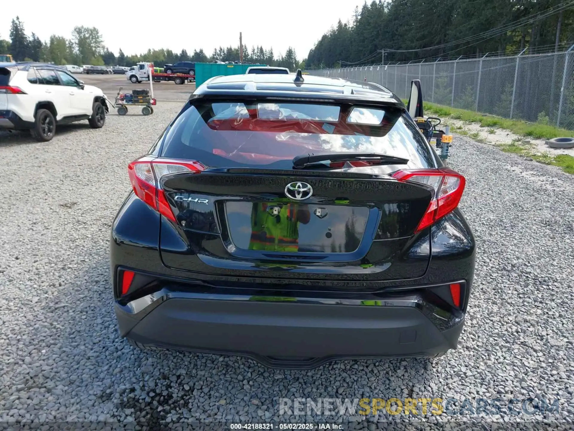17 Photograph of a damaged car NMTKHMBX3MR139981 TOYOTA C-HR 2021