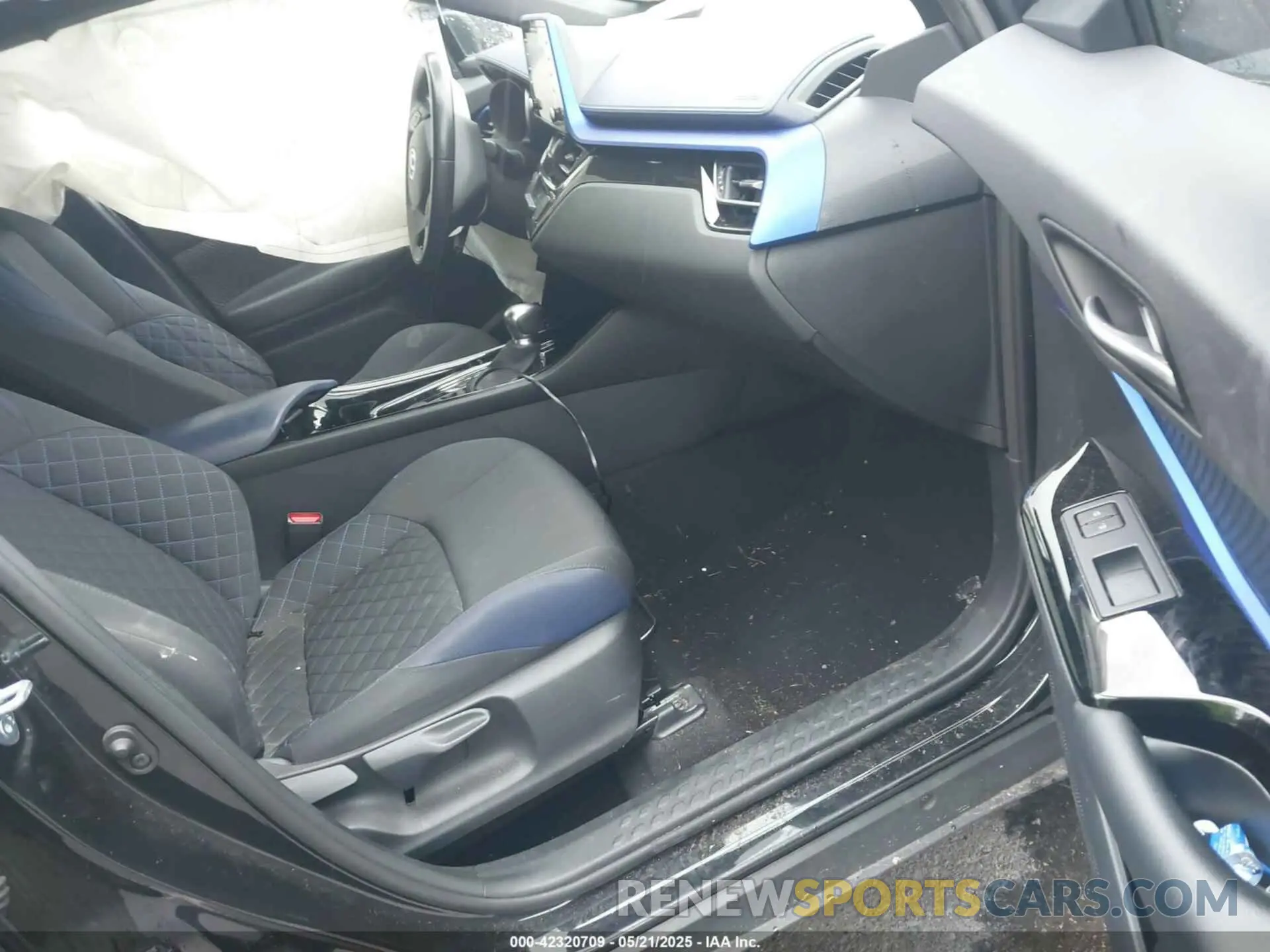 5 Photograph of a damaged car NMTKHMBX4MR122087 TOYOTA C-HR 2021