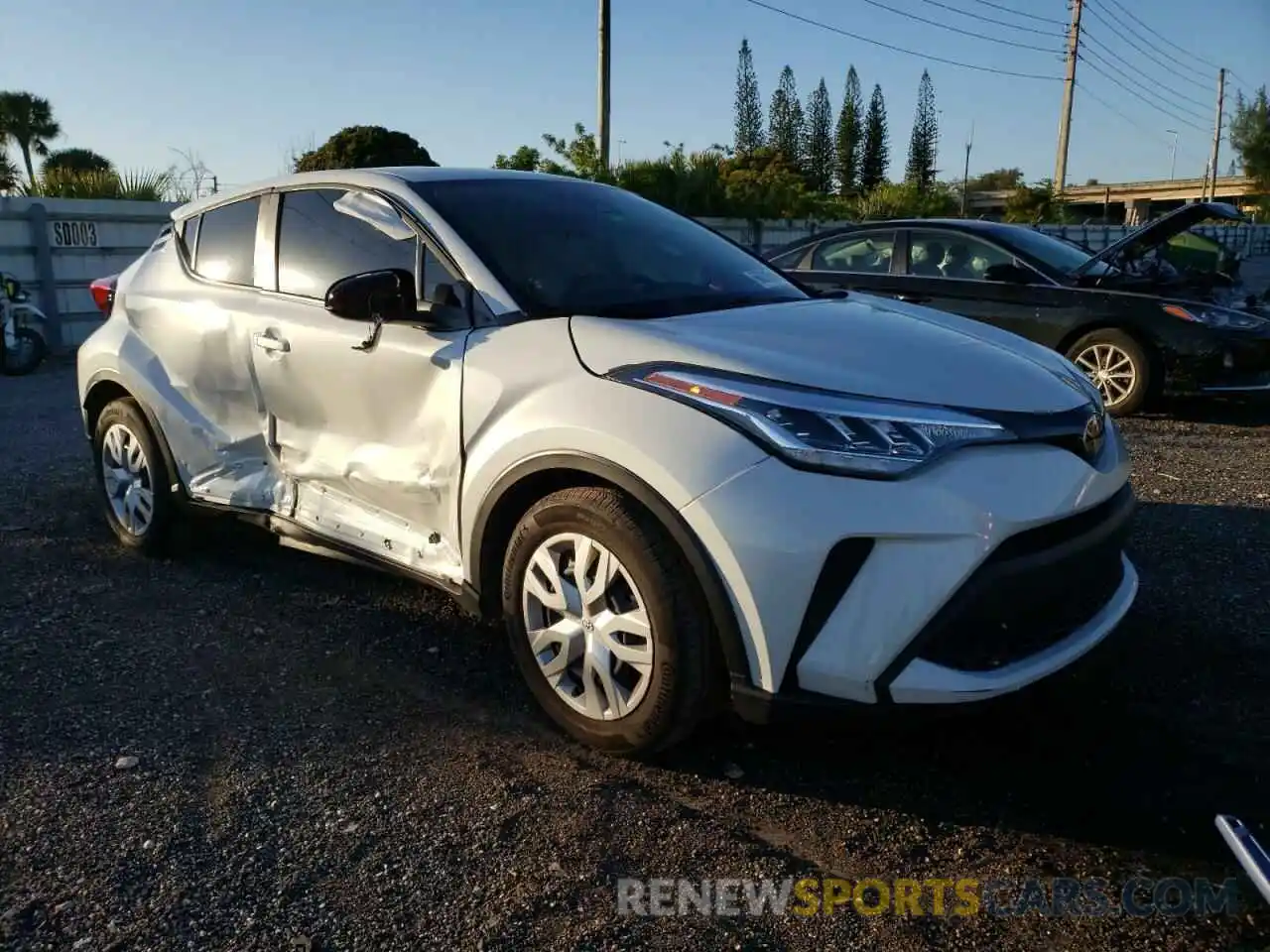 1 Photograph of a damaged car NMTKHMBX4MR129119 TOYOTA C-HR 2021