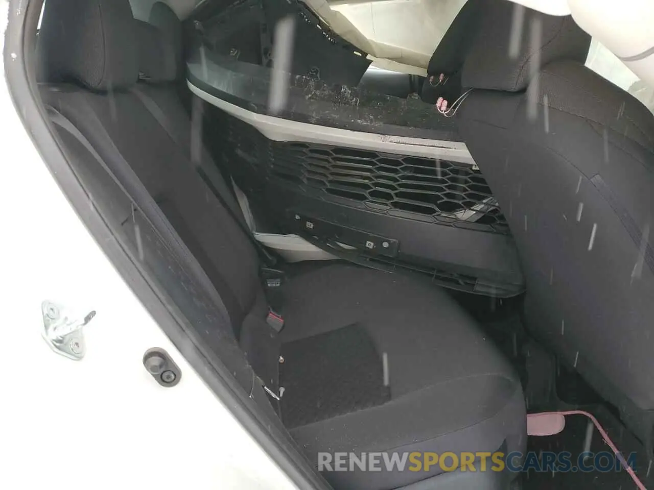 12 Photograph of a damaged car NMTKHMBX4MR132912 TOYOTA C-HR 2021