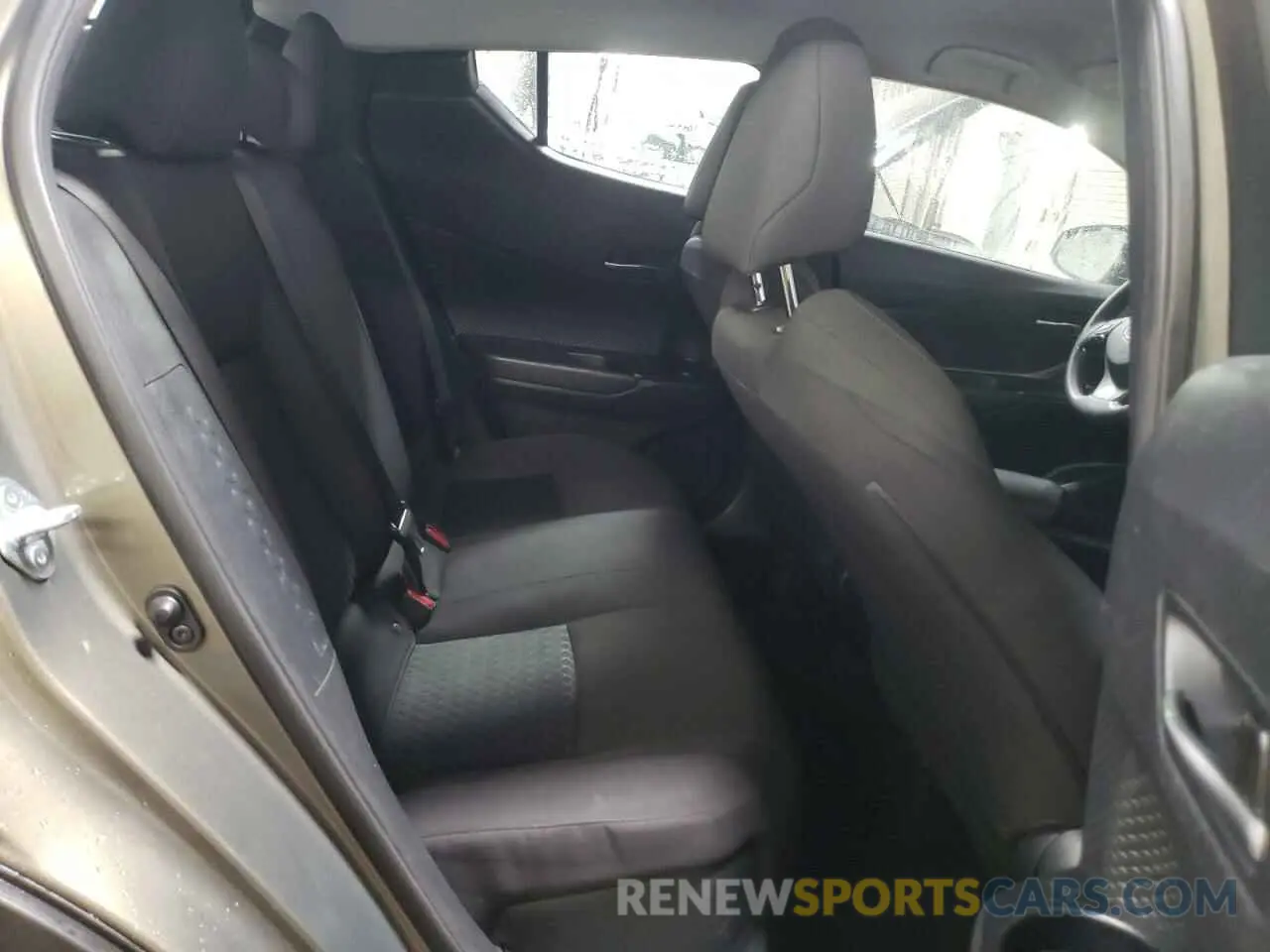 10 Photograph of a damaged car NMTKHMBX4MR134398 TOYOTA C-HR 2021