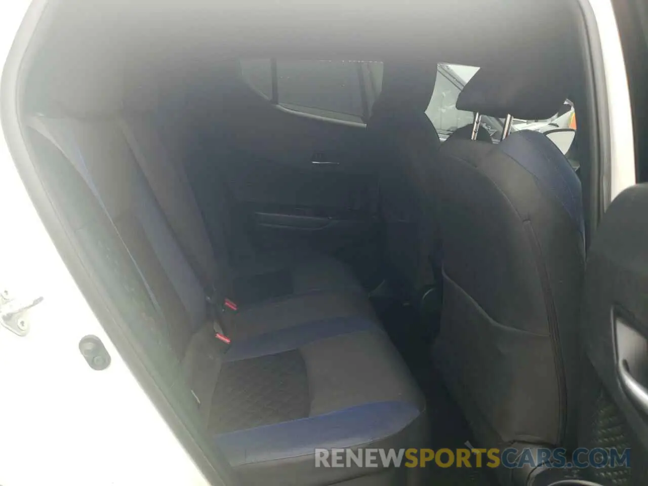 10 Photograph of a damaged car NMTKHMBX5MR118680 TOYOTA C-HR 2021