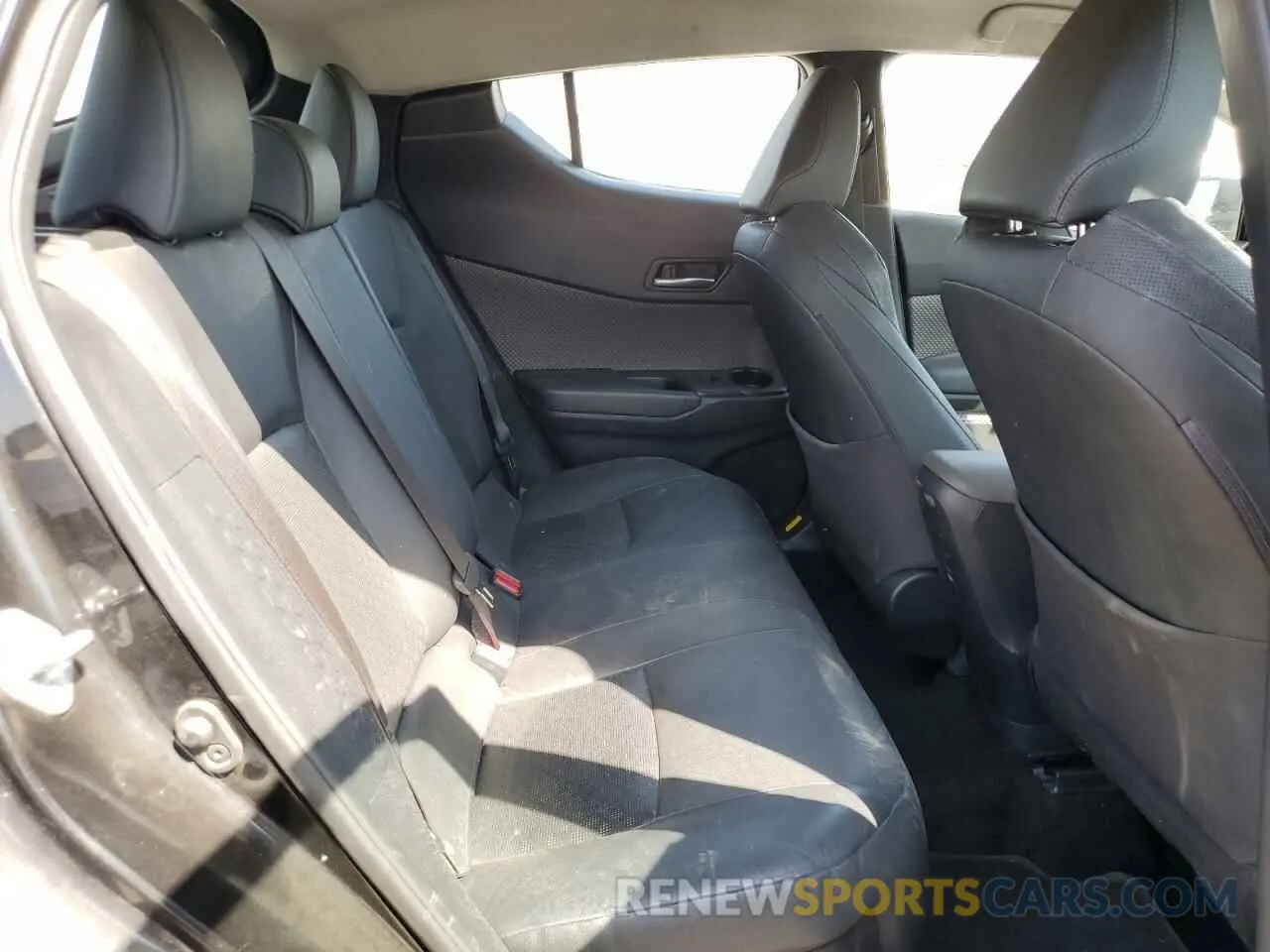 10 Photograph of a damaged car NMTKHMBX5MR129551 TOYOTA C-HR 2021