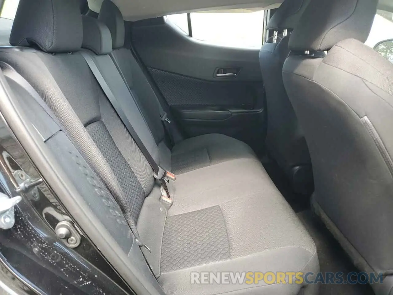 10 Photograph of a damaged car NMTKHMBX6MR121720 TOYOTA C-HR 2021