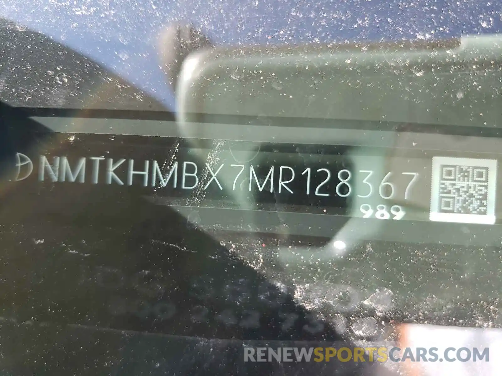 10 Photograph of a damaged car NMTKHMBX7MR128367 TOYOTA C-HR 2021