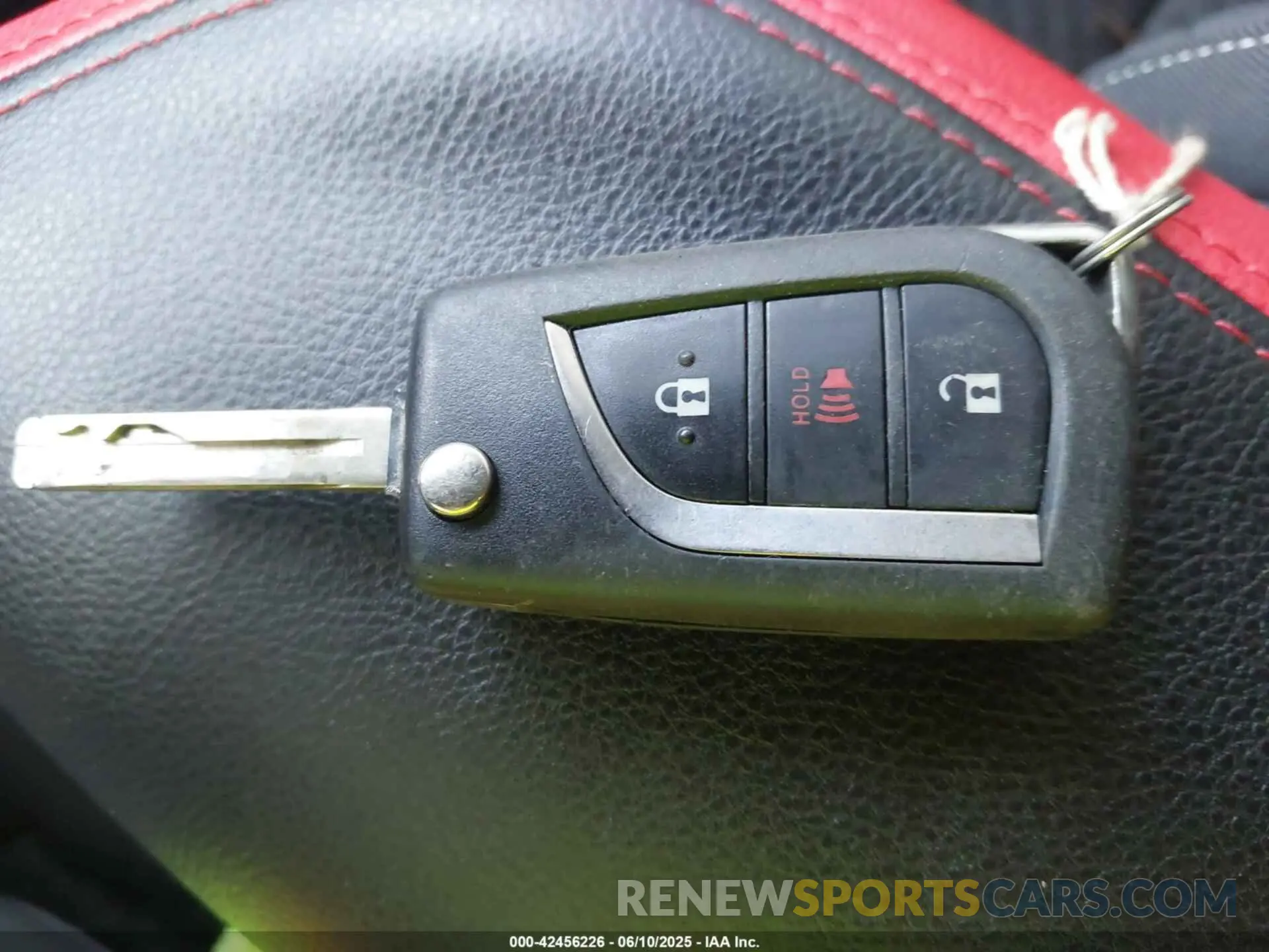 11 Photograph of a damaged car NMTKHMBX8MR118687 TOYOTA C-HR 2021