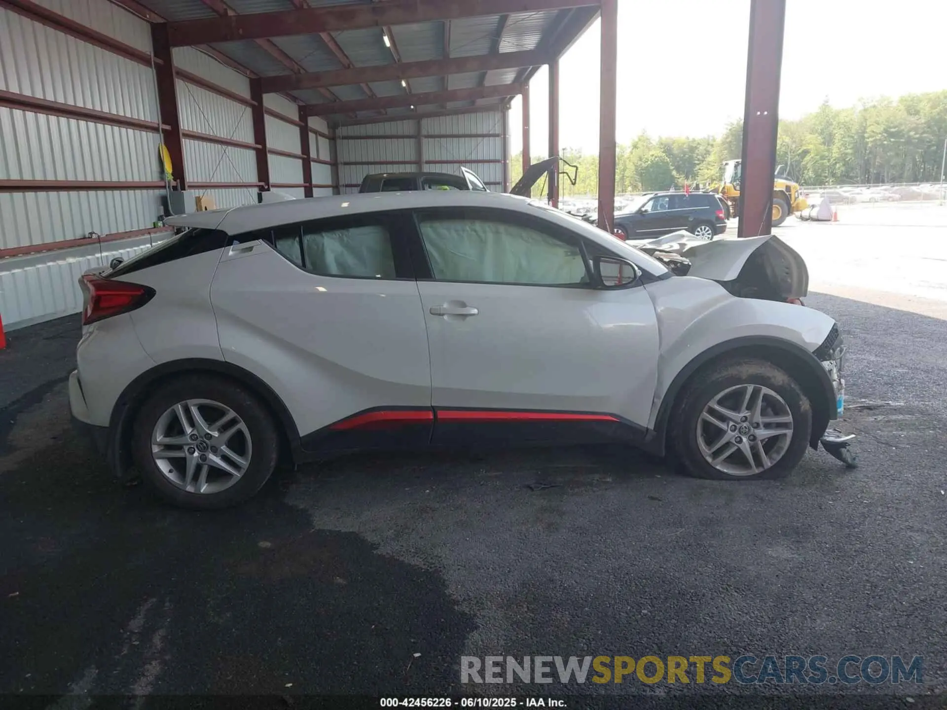 14 Photograph of a damaged car NMTKHMBX8MR118687 TOYOTA C-HR 2021