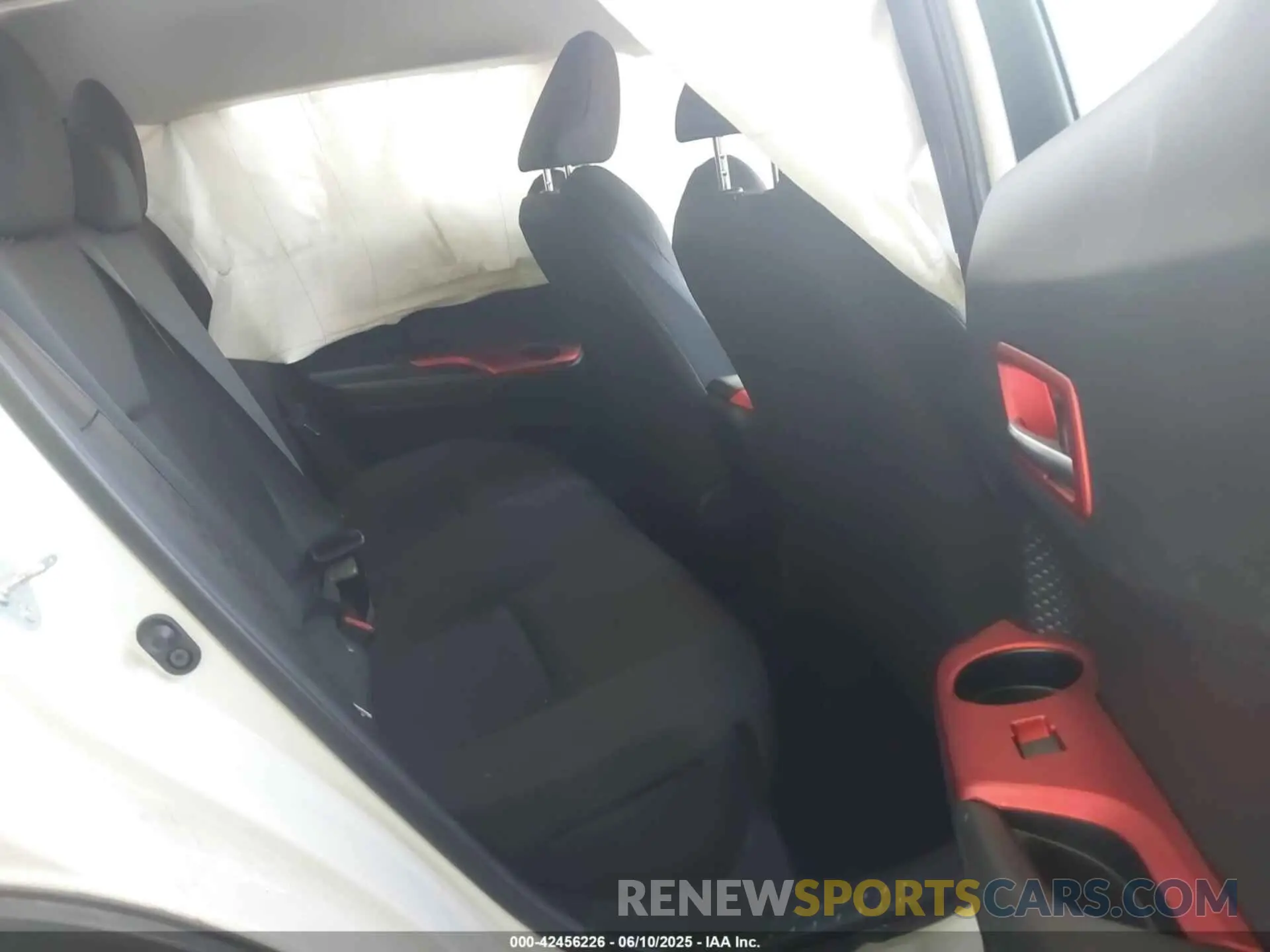 8 Photograph of a damaged car NMTKHMBX8MR118687 TOYOTA C-HR 2021