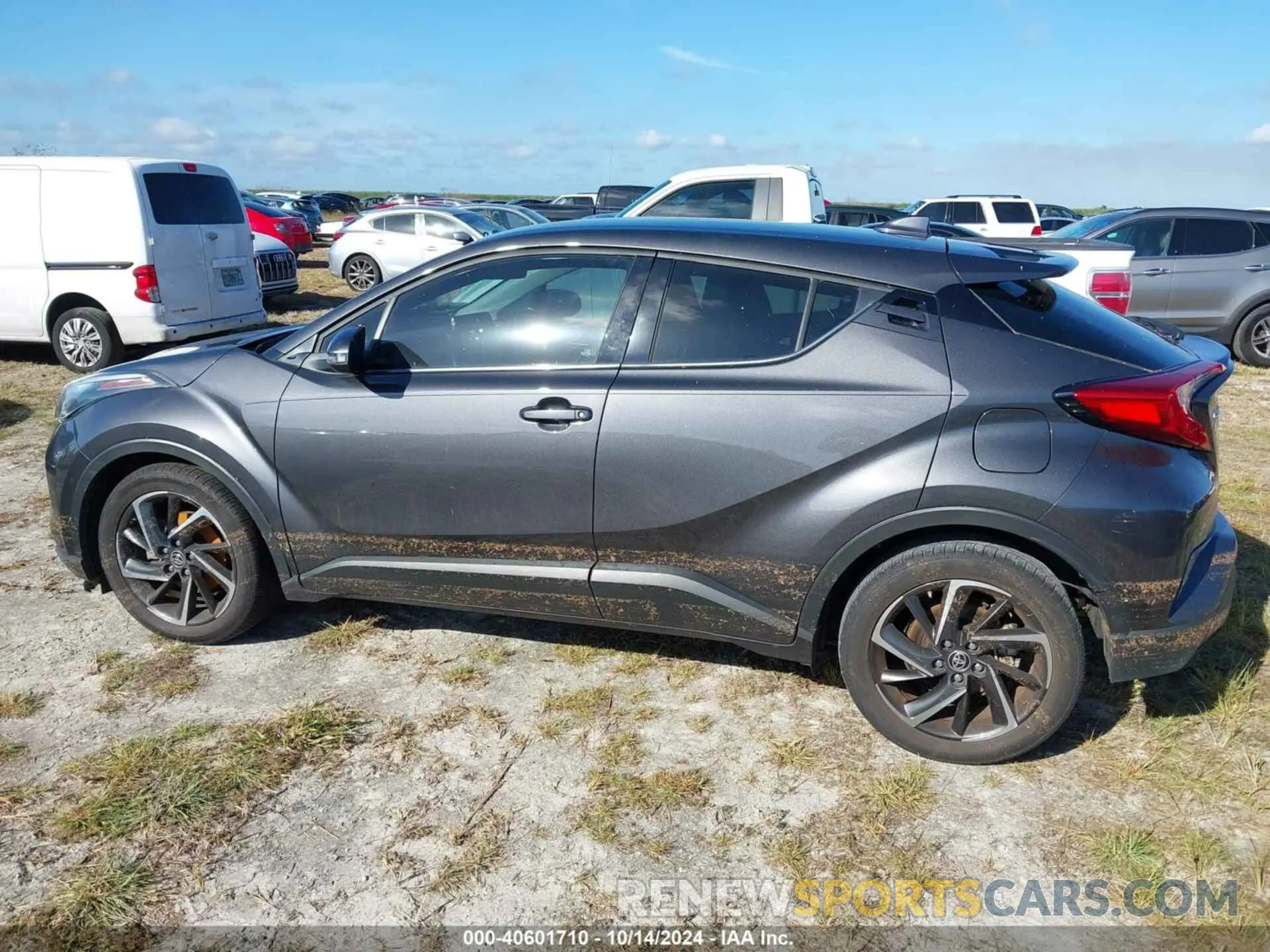 14 Photograph of a damaged car NMTKHMBX8MR120021 TOYOTA C-HR 2021