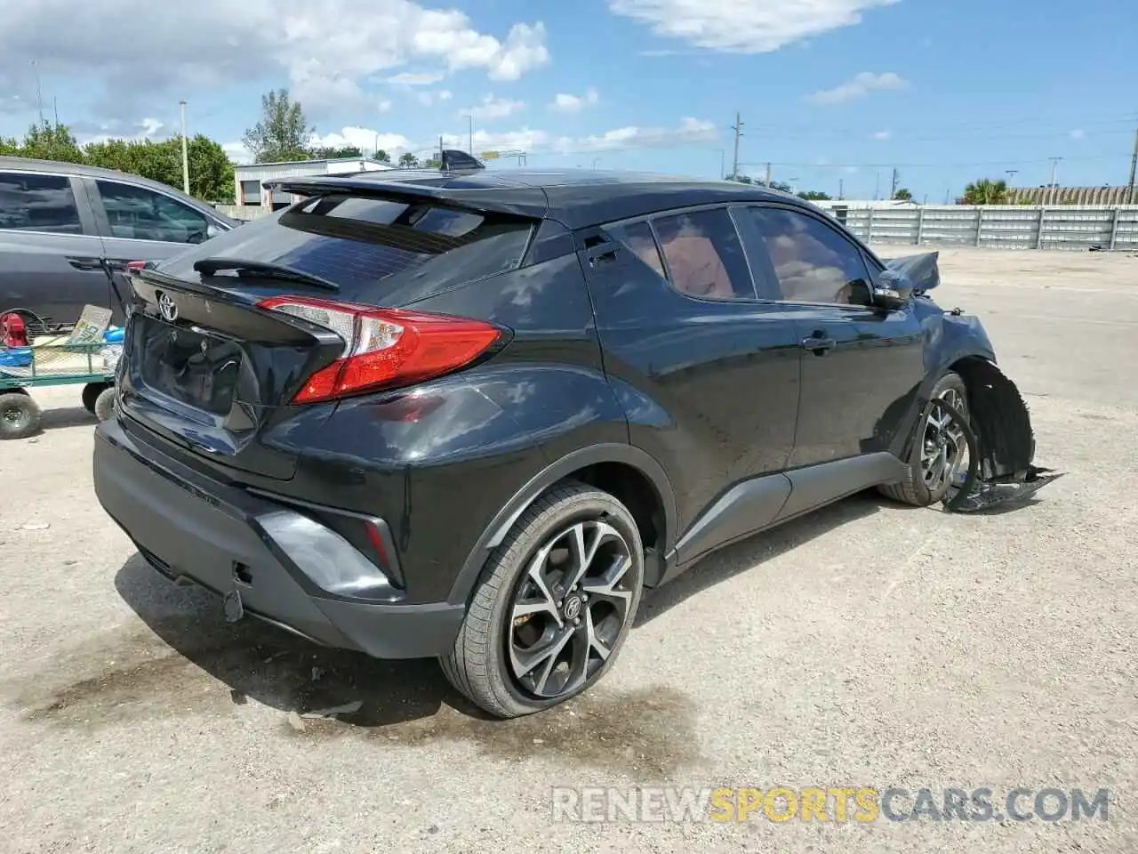 4 Photograph of a damaged car NMTKHMBX8MR122139 TOYOTA C-HR 2021