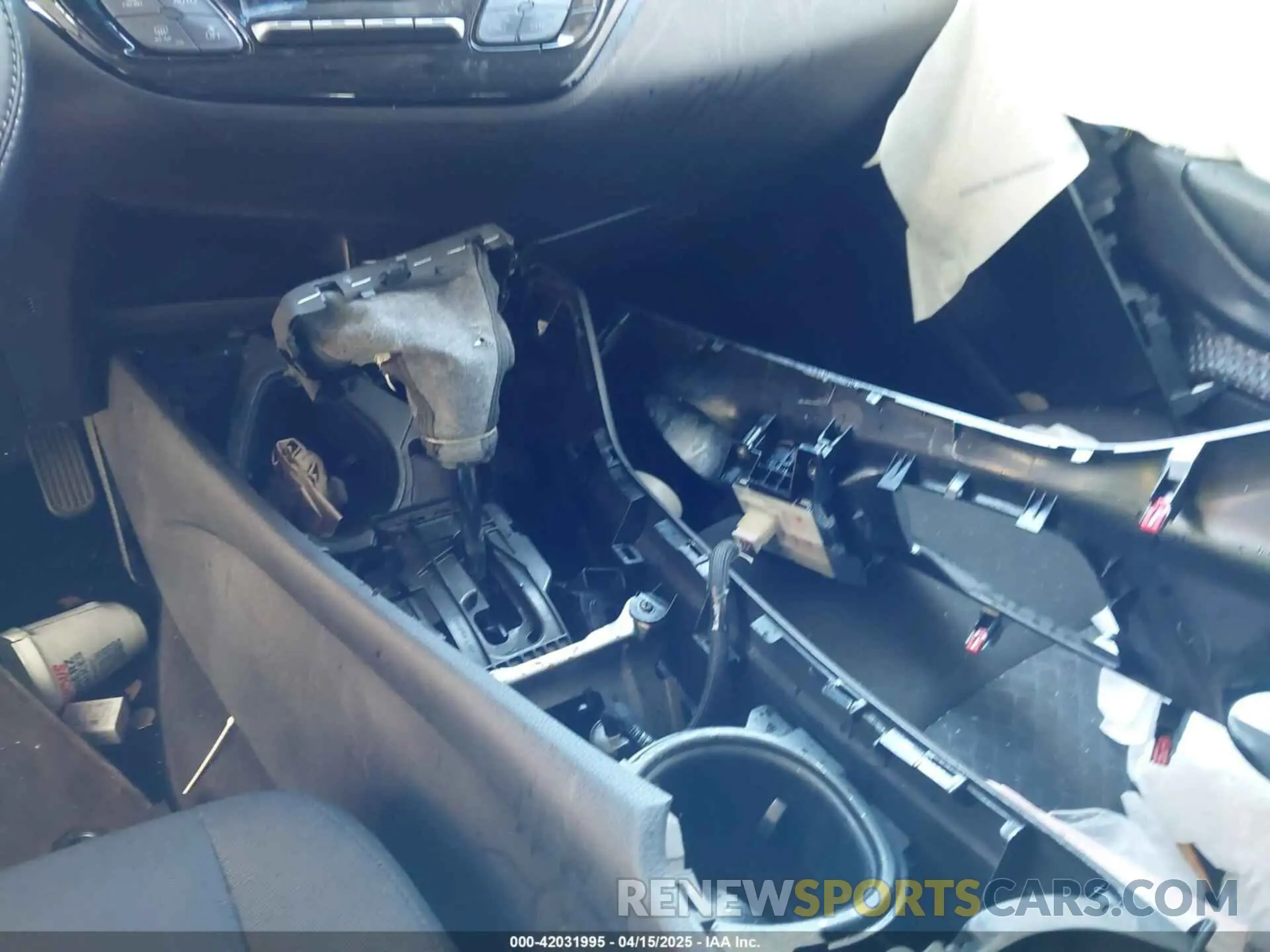 16 Photograph of a damaged car NMTKHMBX8MR126756 TOYOTA C-HR 2021