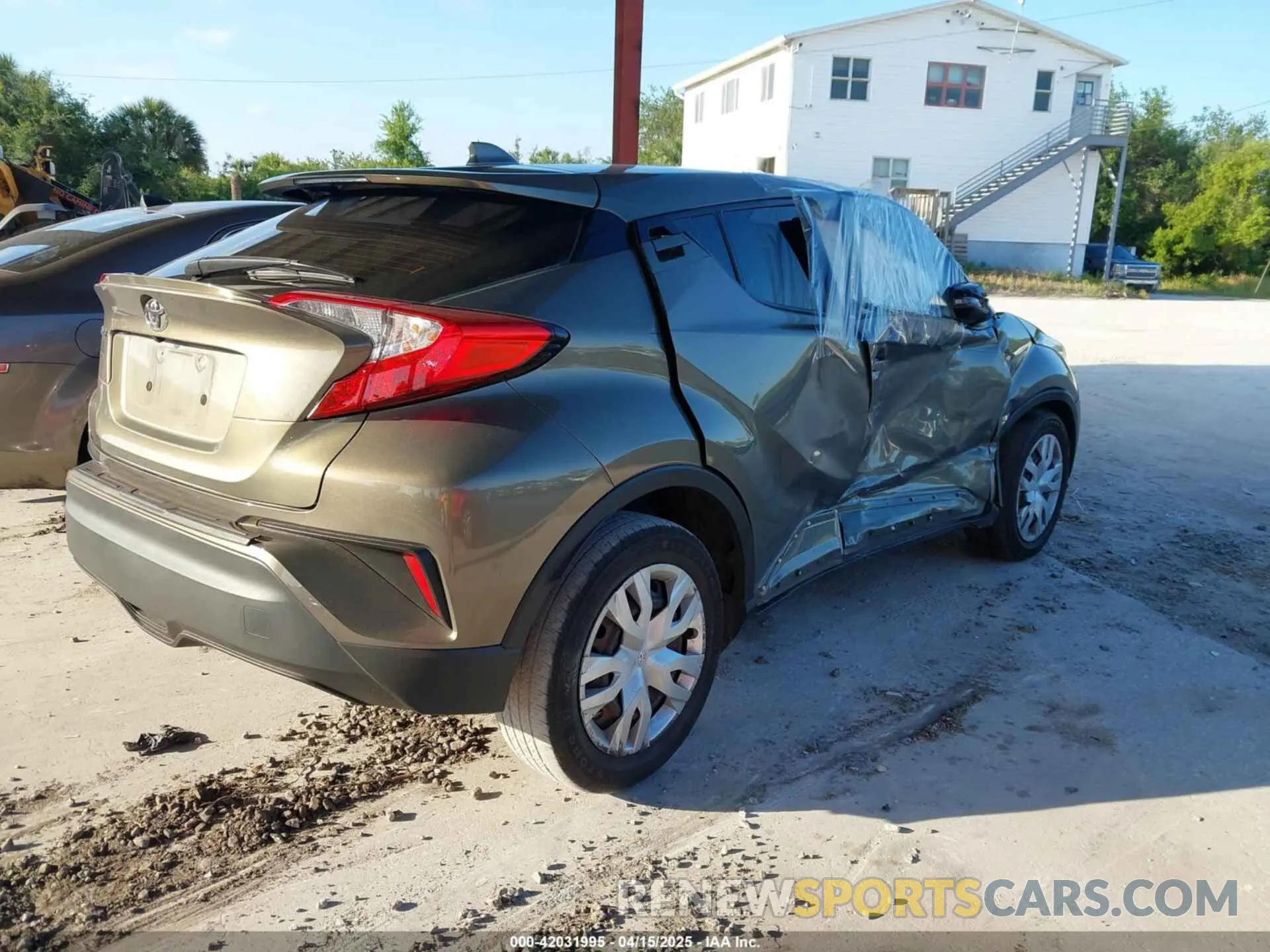 4 Photograph of a damaged car NMTKHMBX8MR126756 TOYOTA C-HR 2021