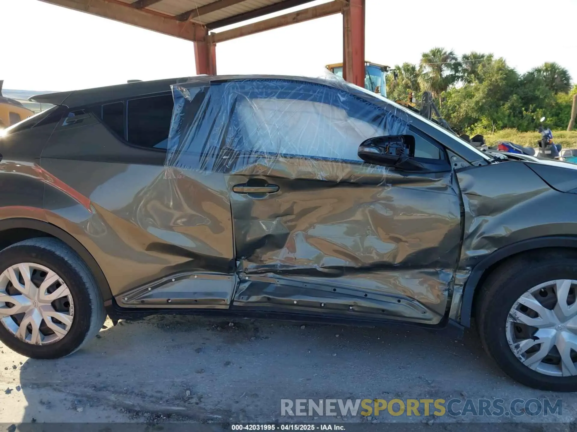 6 Photograph of a damaged car NMTKHMBX8MR126756 TOYOTA C-HR 2021