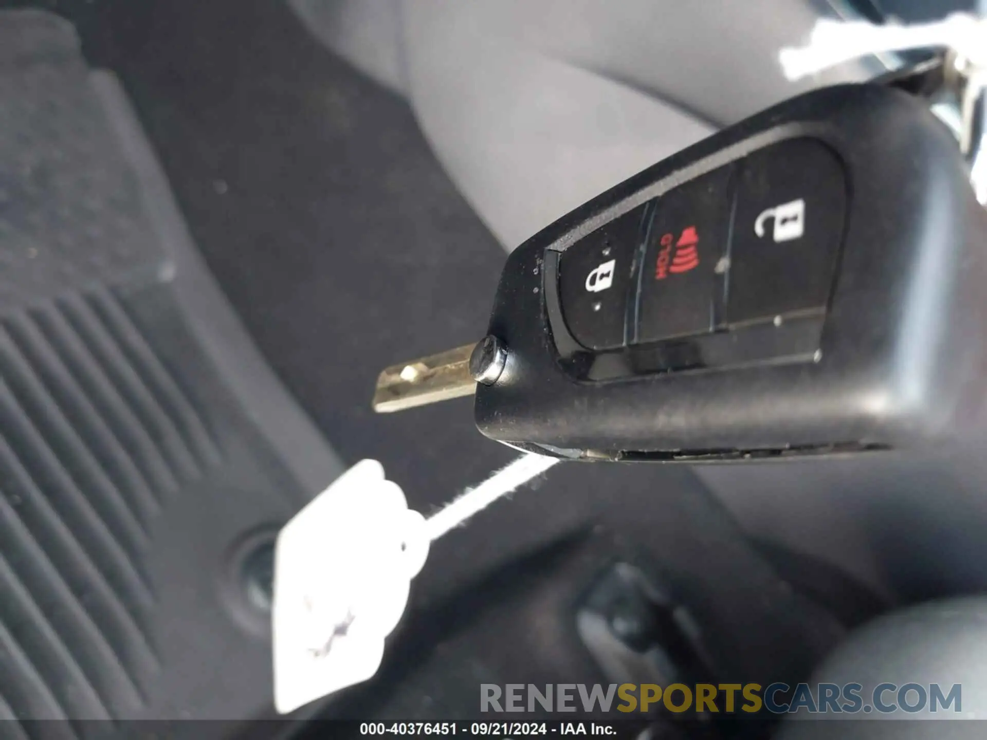 11 Photograph of a damaged car NMTKHMBX8MR137935 TOYOTA C-HR 2021