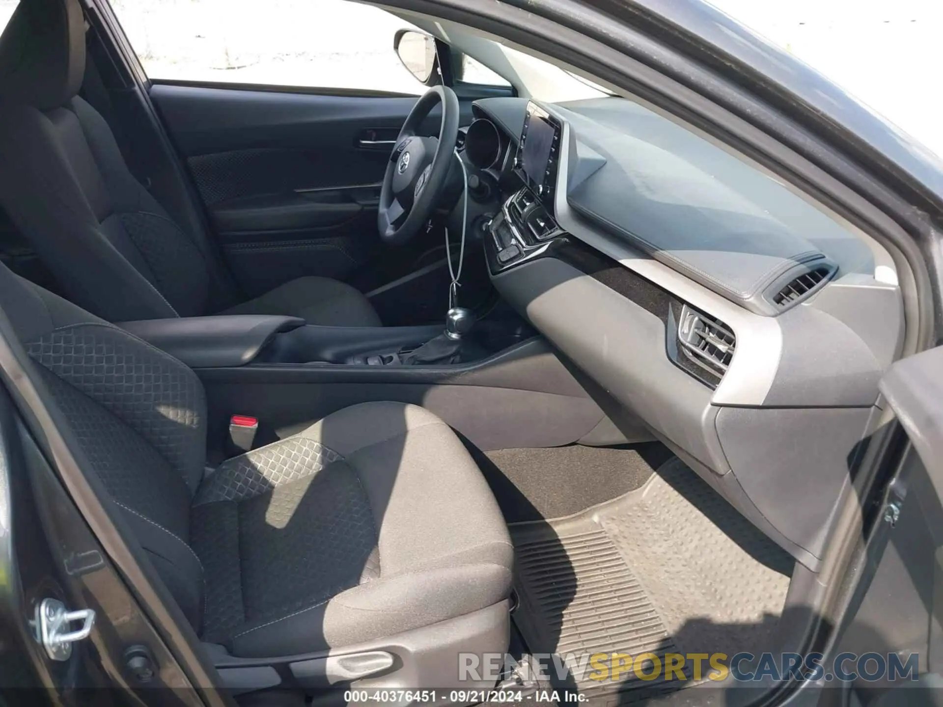 5 Photograph of a damaged car NMTKHMBX8MR137935 TOYOTA C-HR 2021