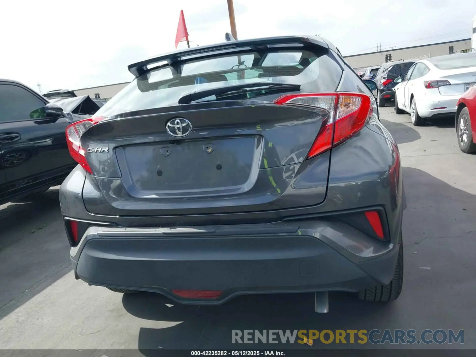 16 Photograph of a damaged car NMTKHMBX9MR133747 TOYOTA C-HR 2021