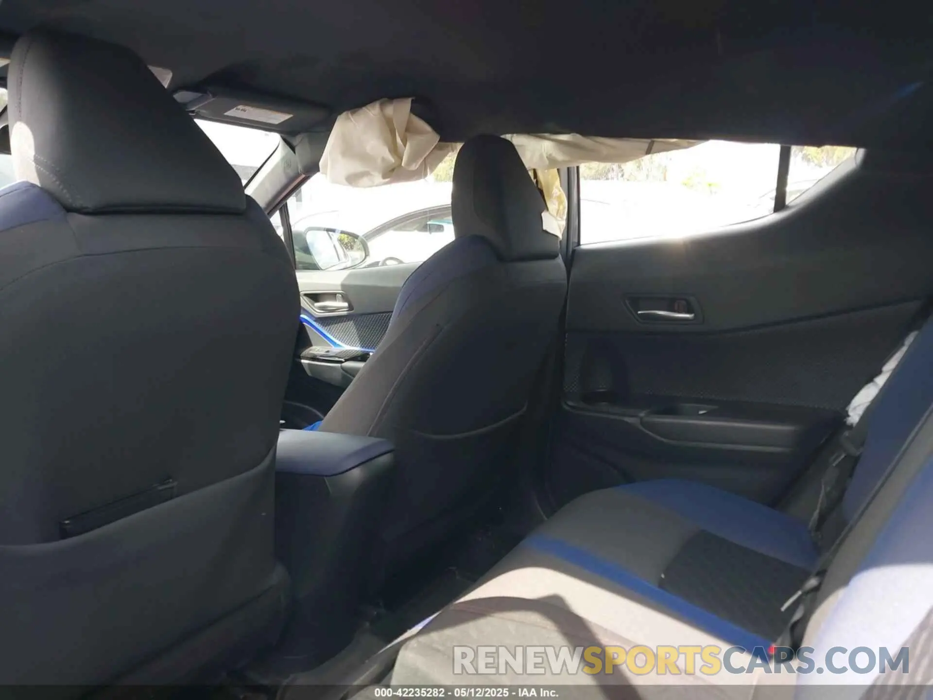 18 Photograph of a damaged car NMTKHMBX9MR133747 TOYOTA C-HR 2021