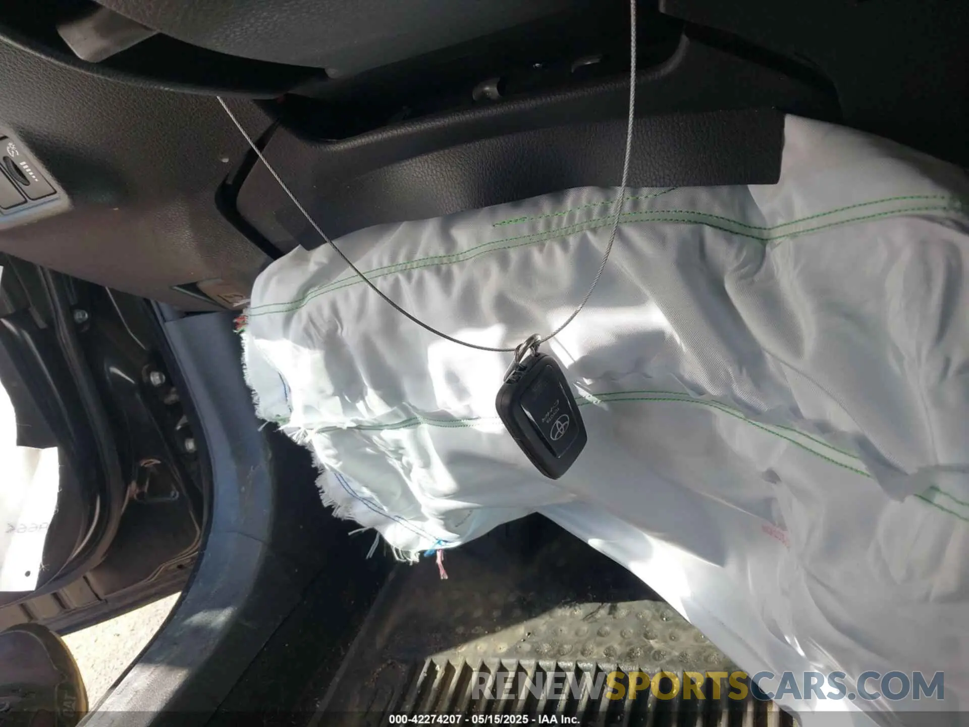 11 Photograph of a damaged car NMTKHMBX9MR134011 TOYOTA C-HR 2021