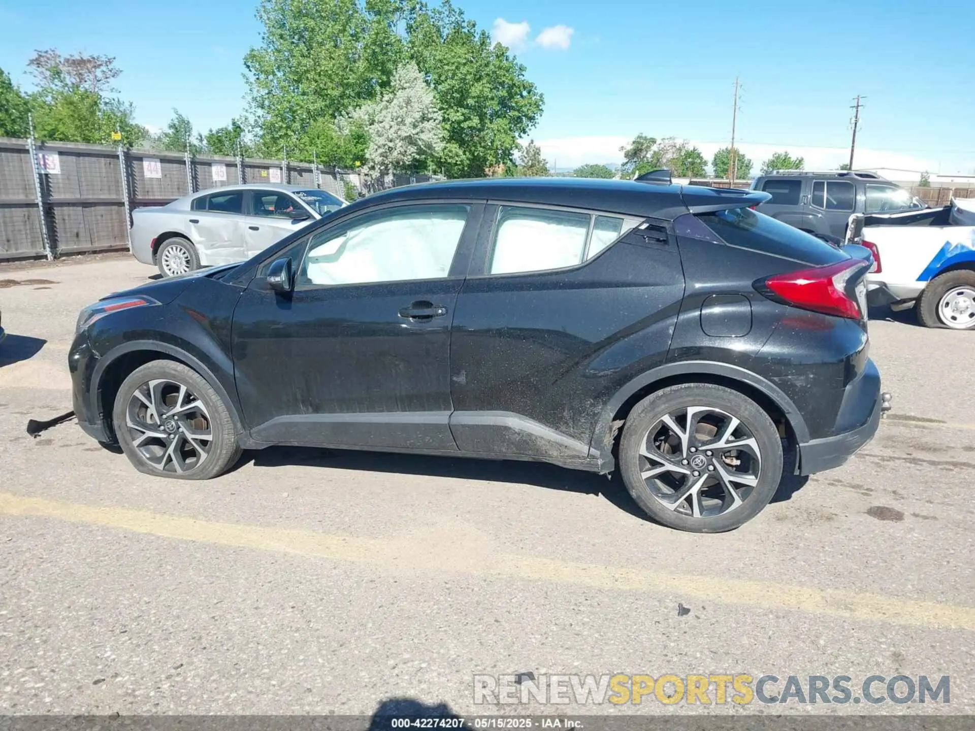 14 Photograph of a damaged car NMTKHMBX9MR134011 TOYOTA C-HR 2021