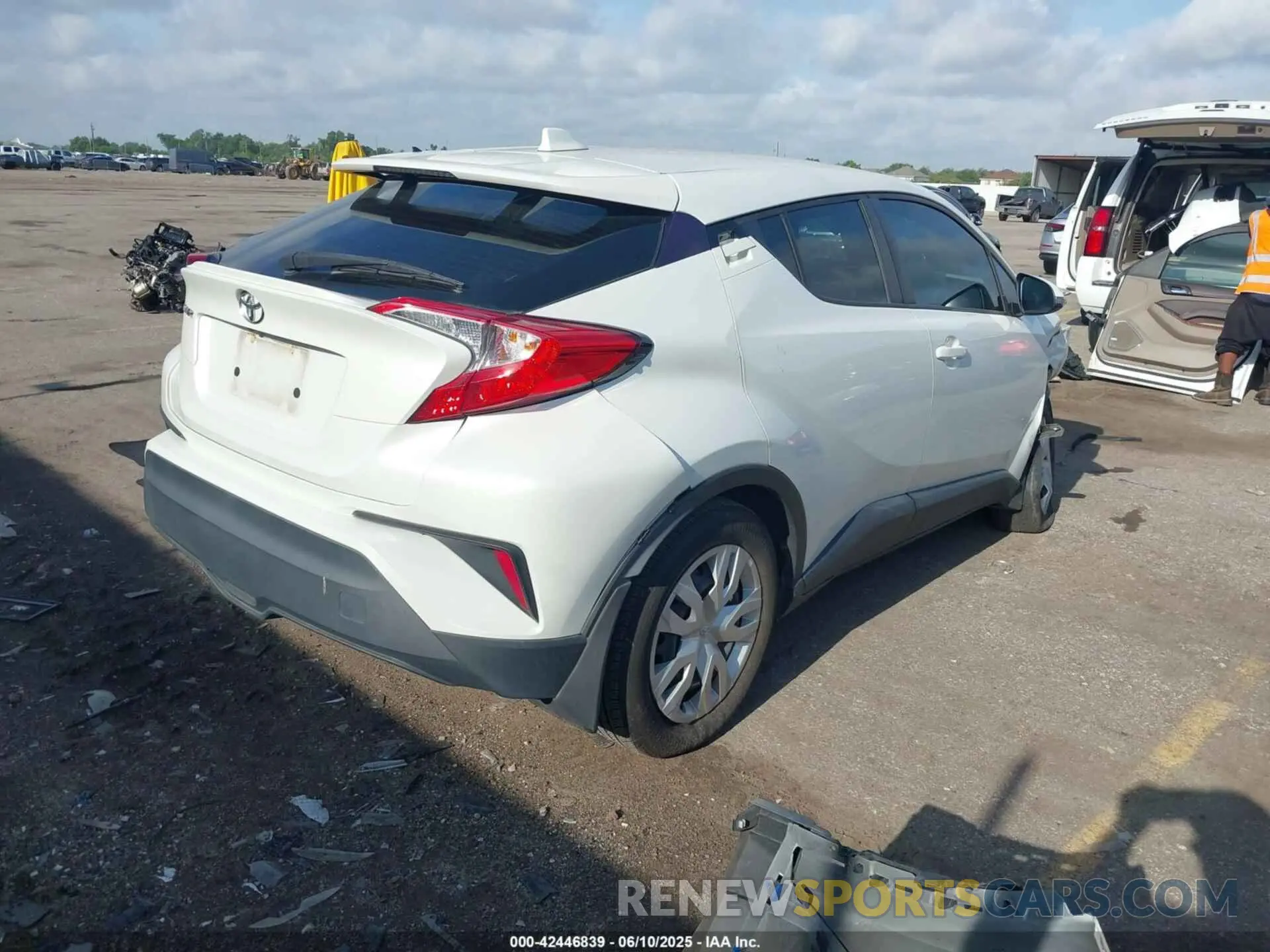 4 Photograph of a damaged car NMTKHMBXXMR131392 TOYOTA C-HR 2021